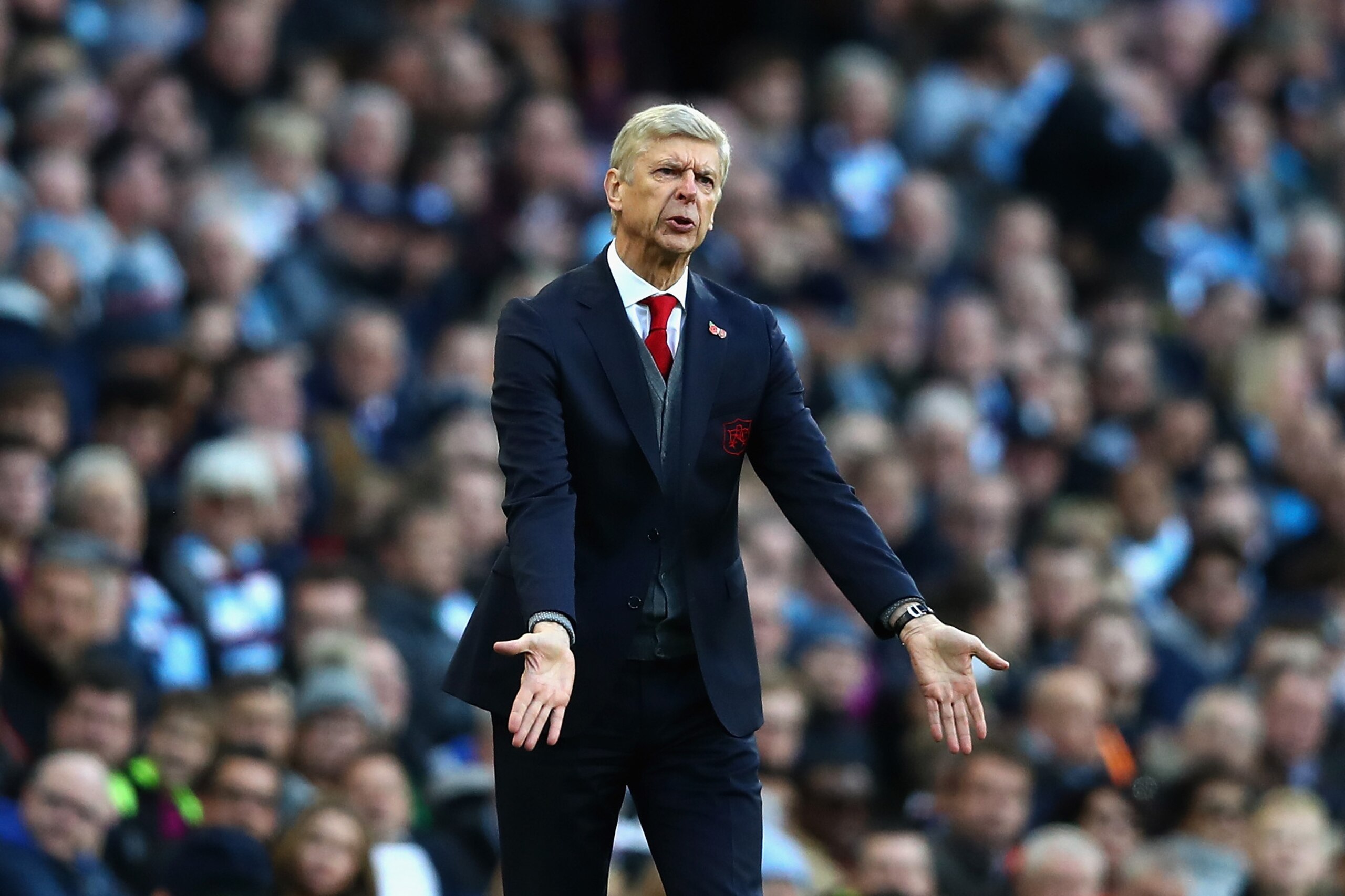 MANCHESTER, ENGLAND - NOVEMBER 05:  Arsene Wenger, Manager of Arsenal reacts during the Premier League match between Manchester City and Arsenal at Etihad Stadium on November 5, 2017 in Manchester, England.  (Photo by Clive Brunskill/Getty Images)