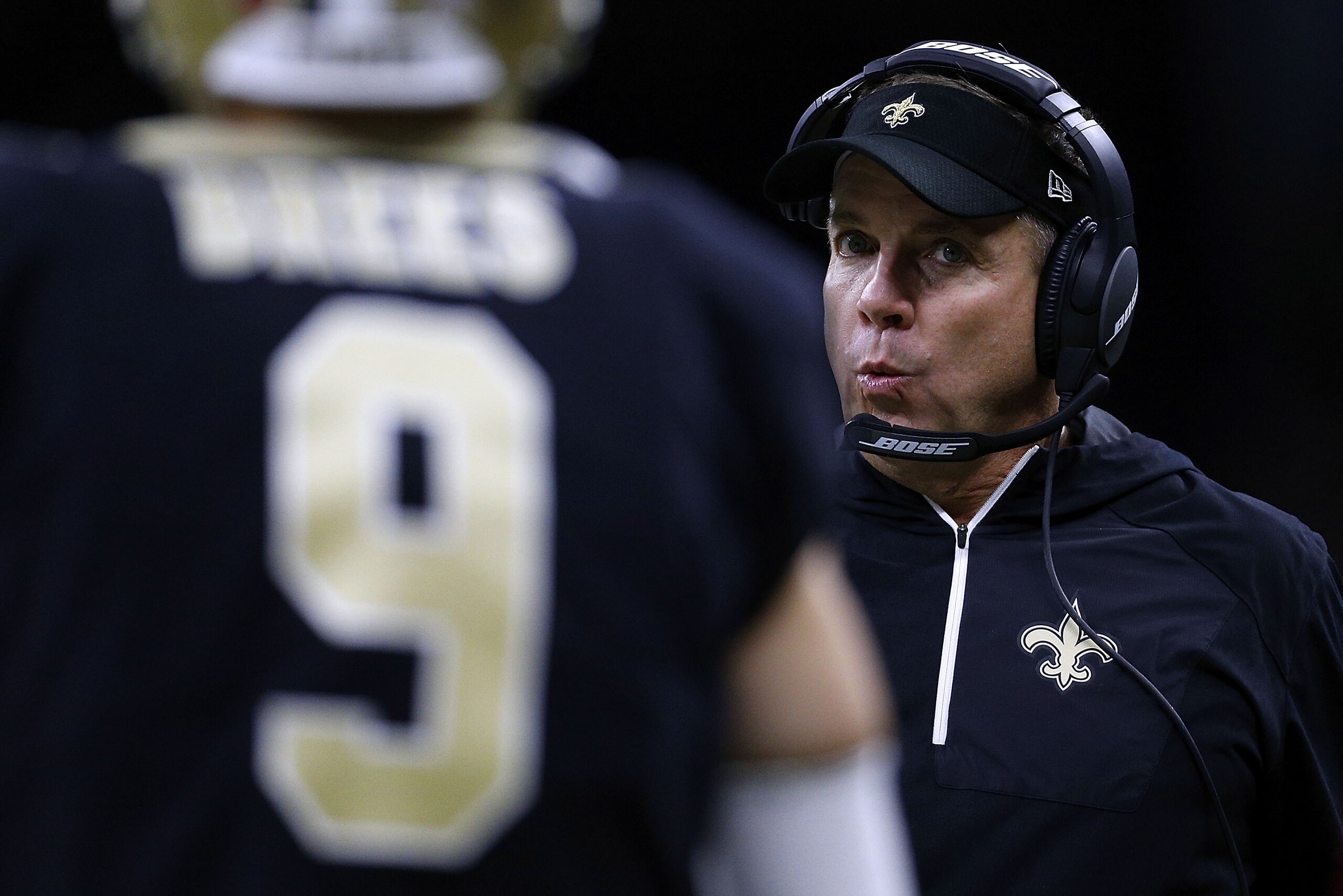 NEW ORLEANS, LA - NOVEMBER 05: Head coach Sean Payton of the New Orleans Saints talks to Drew Brees #9 during the second half of a game against the Tampa Bay Buccaneers at Mercedes-Benz Superdome on November 5, 2017 in New Orleans, Louisiana.  (Photo by J