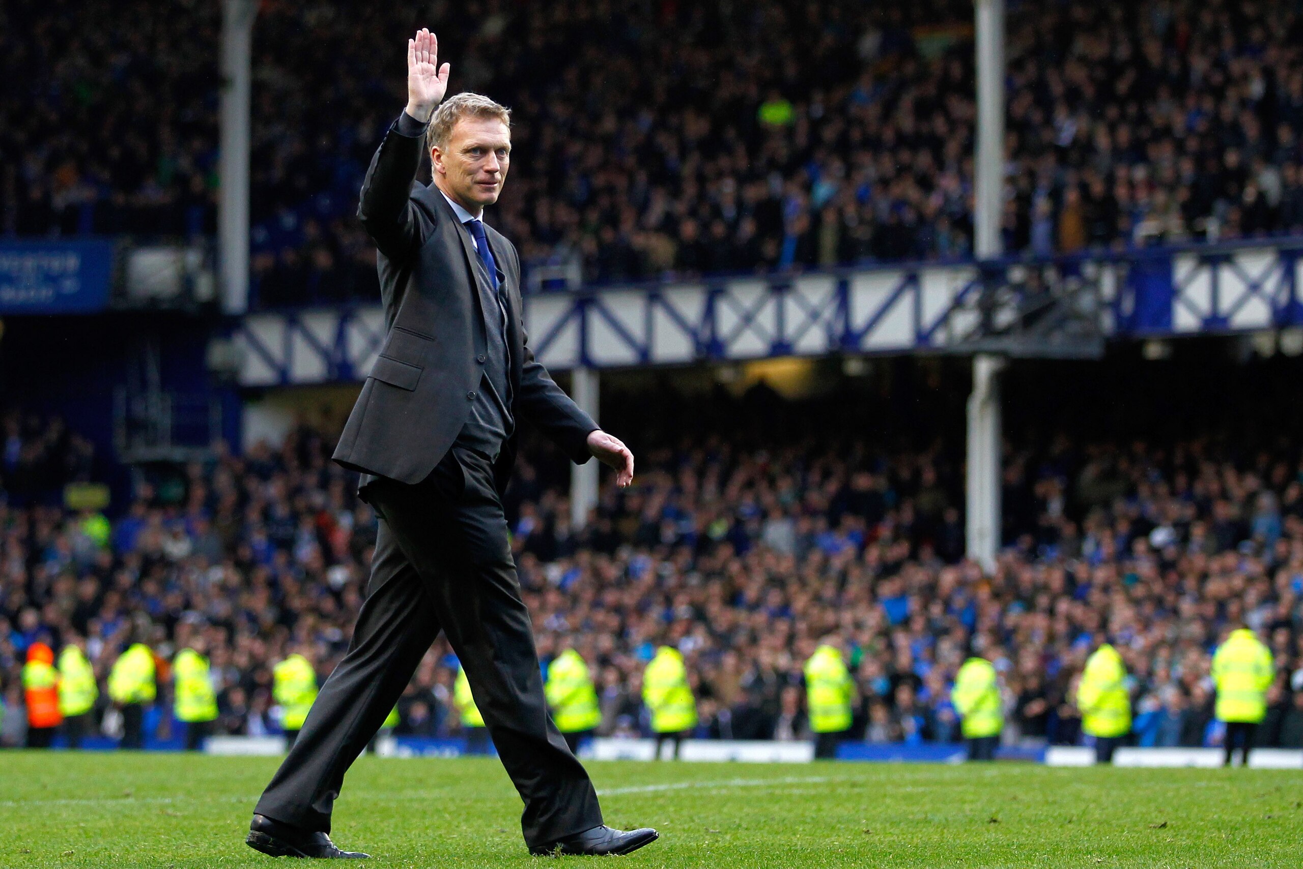 LIVERPOOL, ENGLAND - MAY 12: Manager David Moyes of Everton thanks the home fans after the Barclays Premier League match between Everton and West Ham United at Goodison Park on May 12, 2013 in Liverpool, England. (Photo by Paul Thomas/Getty Images)