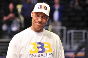 LOS ANGELES, CA - OCTOBER 02:  LaVar Ball holds courd during The Los Angeles Lakers game against the Denver Nuggets at Staples Center on October 2, 2017 in Los Angeles, California.  (Photo by Allen Berezovsky/Getty Images)