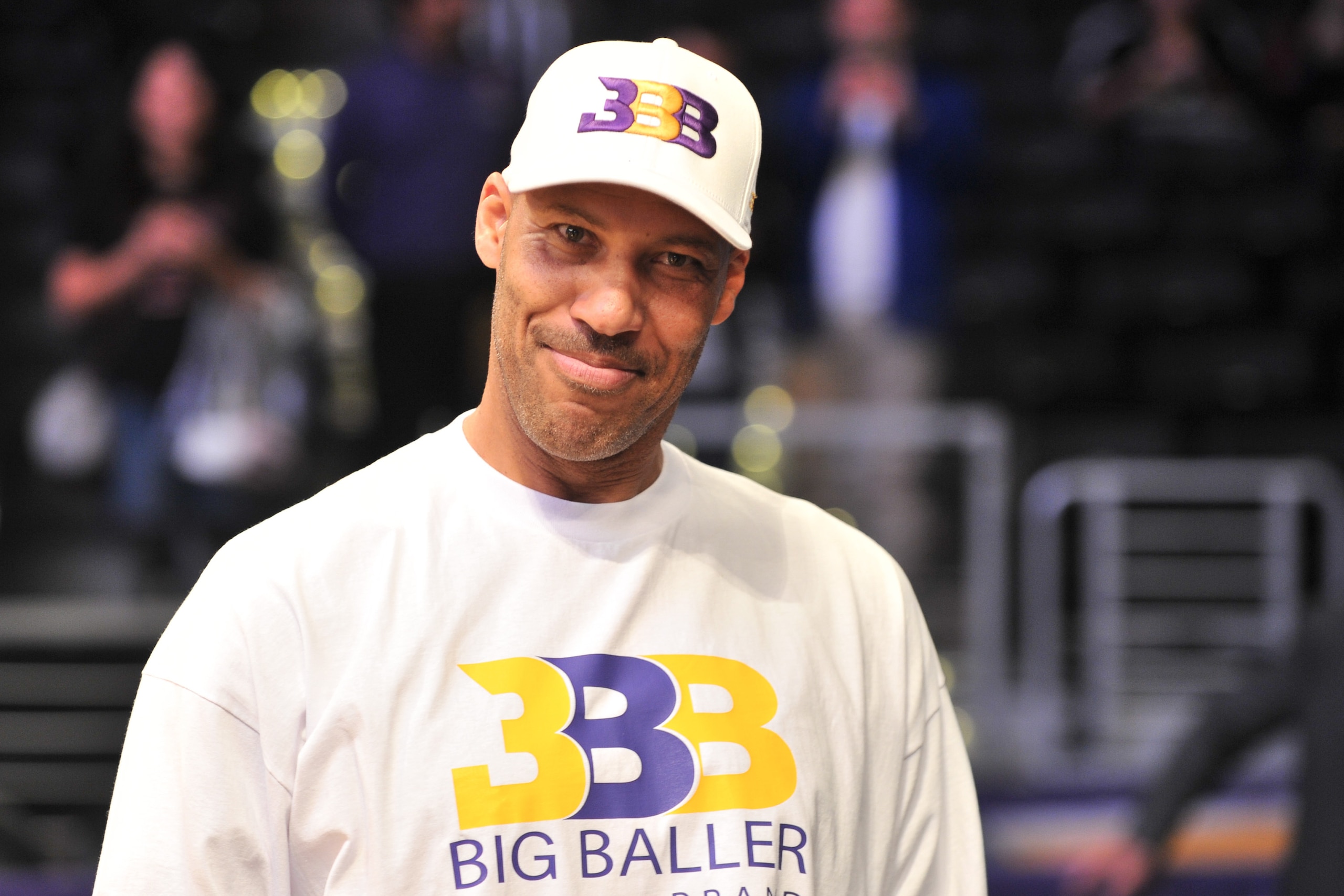 LOS ANGELES, CA - OCTOBER 02:  LaVar Ball holds courd during The Los Angeles Lakers game against the Denver Nuggets at Staples Center on October 2, 2017 in Los Angeles, California.  (Photo by Allen Berezovsky/Getty Images)