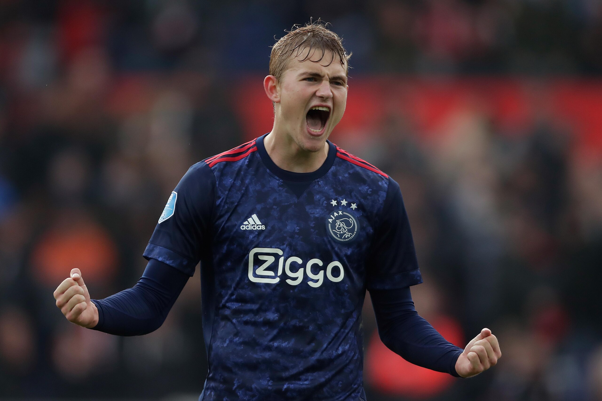 ROTTERDAM, NETHERLANDS - OCTOBER 22: Matthijs de Ligt of Ajax celebrates victory during the Dutch Eredivisie  match between Feyenoord v Ajax at the Feyenoord Stadium on October 22, 2017 in Rotterdam Netherlands (Photo by Laurens Lindhout/Soccrates/Getty I