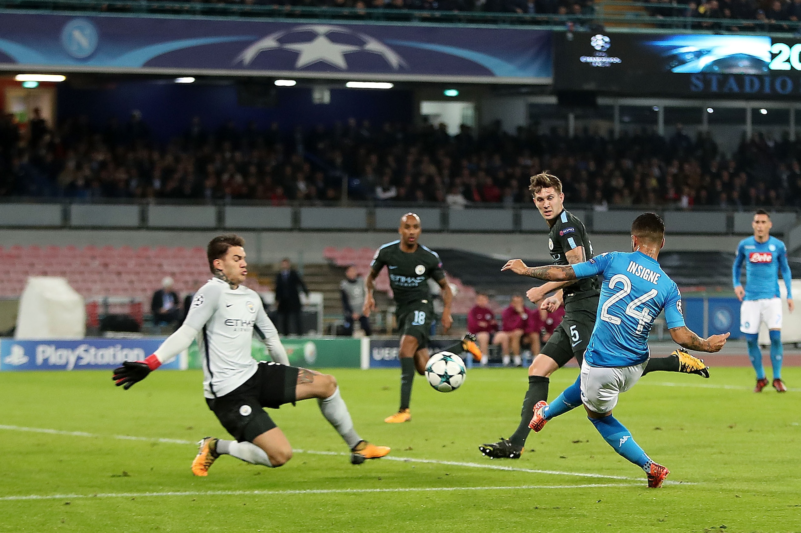 NAPLES, ITALY - NOVEMBER 01: Player of SSC Napoli Lorenzo Insigne scores the 1-0 goal during the UEFA Champions League group F match between SSC Napoli and Manchester City at Stadio San Paolo on November 1, 2017 in Naples, Italy.  (Photo by Francesco Peco