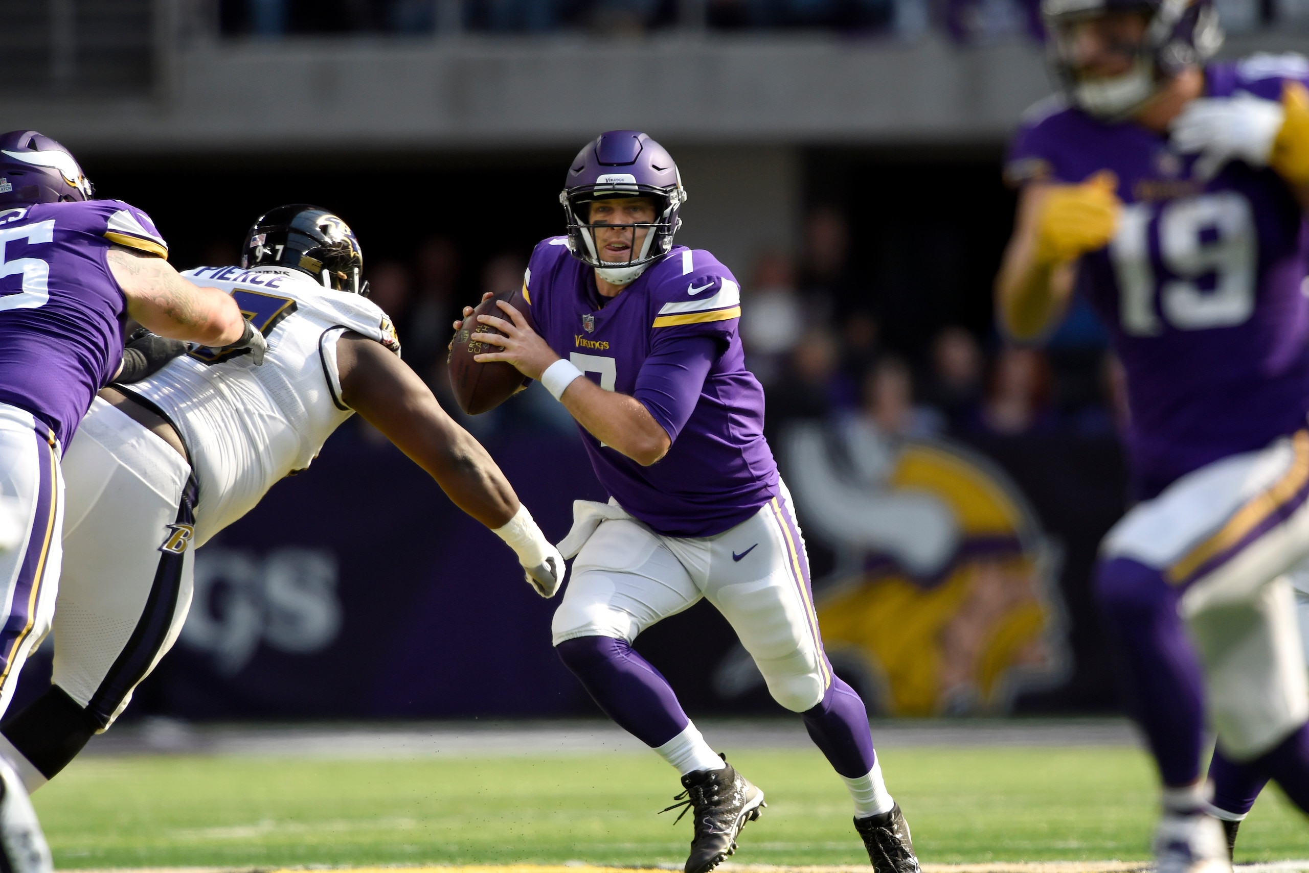 MINNEAPOLIS, MN - OCTOBER 22: Case Keenum #7 of the Minnesota Vikings looks to pass the ball in the first half of the game against the Baltimore Ravens on October 22, 2017 at U.S. Bank Stadium in Minneapolis, Minnesota. (Photo by Hannah Foslien/Getty Imag MINNEAPOLIS, MN - OCTOBER 22: Case Keenum #7 of the Minnesota Vikings looks to pass the ball in the first half of the game against the Baltimore Ravens on October 22, 2017 at U.S. Bank Stadium in Minneapolis, Minnesota. (Photo by Hannah Foslien/Getty Imag