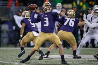 SEATTLE, WA - NOVEMBER 04:  Quarterback Jake Browning #3 of the Washington Huskies passes against the Oregon Ducks at Husky Stadium on November 4, 2017 in Seattle, Washington.  (Photo by Otto Greule Jr/Getty Images)