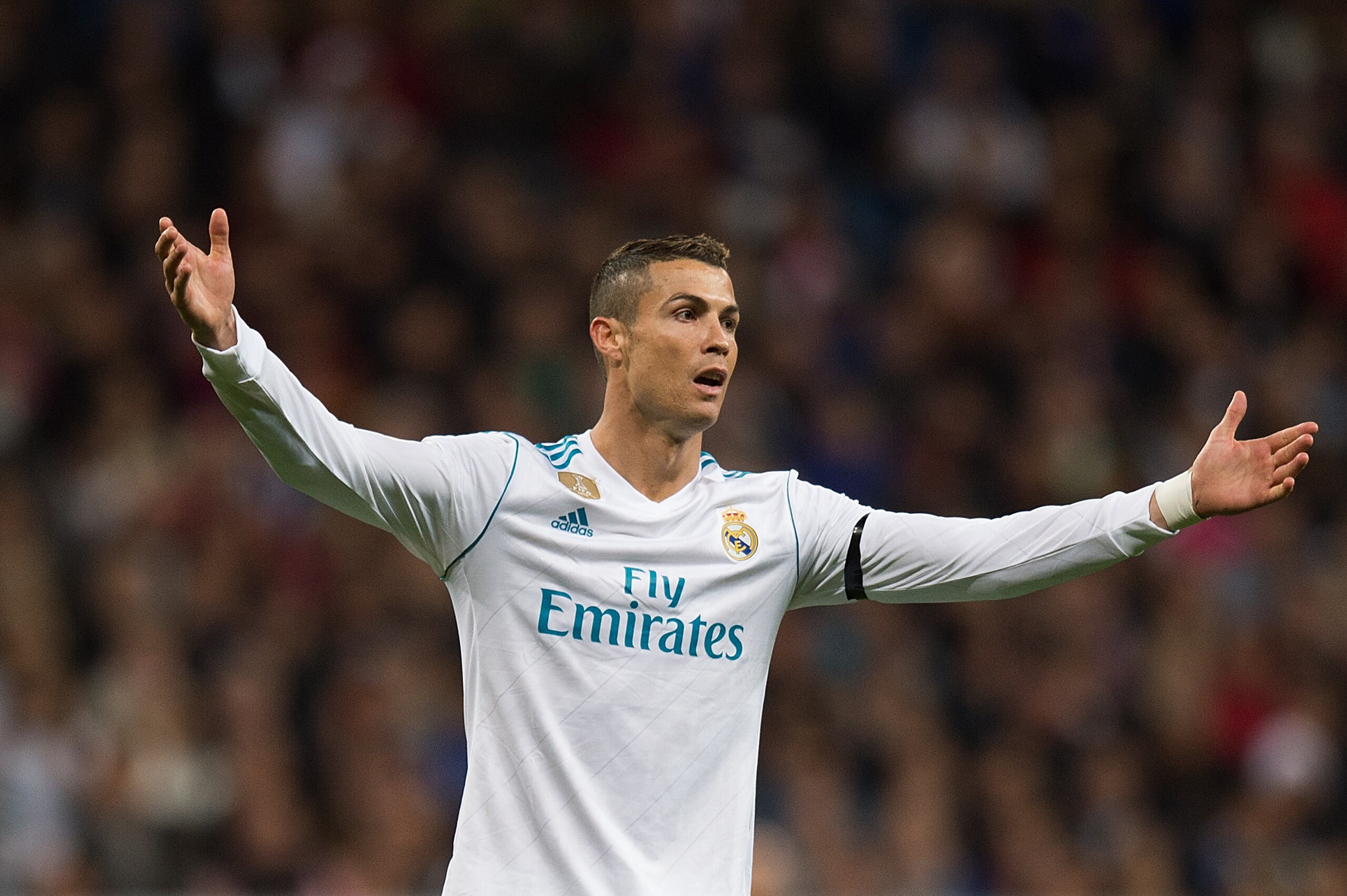 MADRID, SPAIN - NOVEMBER 05: Cristiano Ronaldo of Real Madrid CF reacts during the La Liga match between Real Madrid and Las Palmas at Estadio Santiago Bernabeu on November 5, 2017 in Madrid, Spain. (Photo by Denis Doyle/Getty Images)