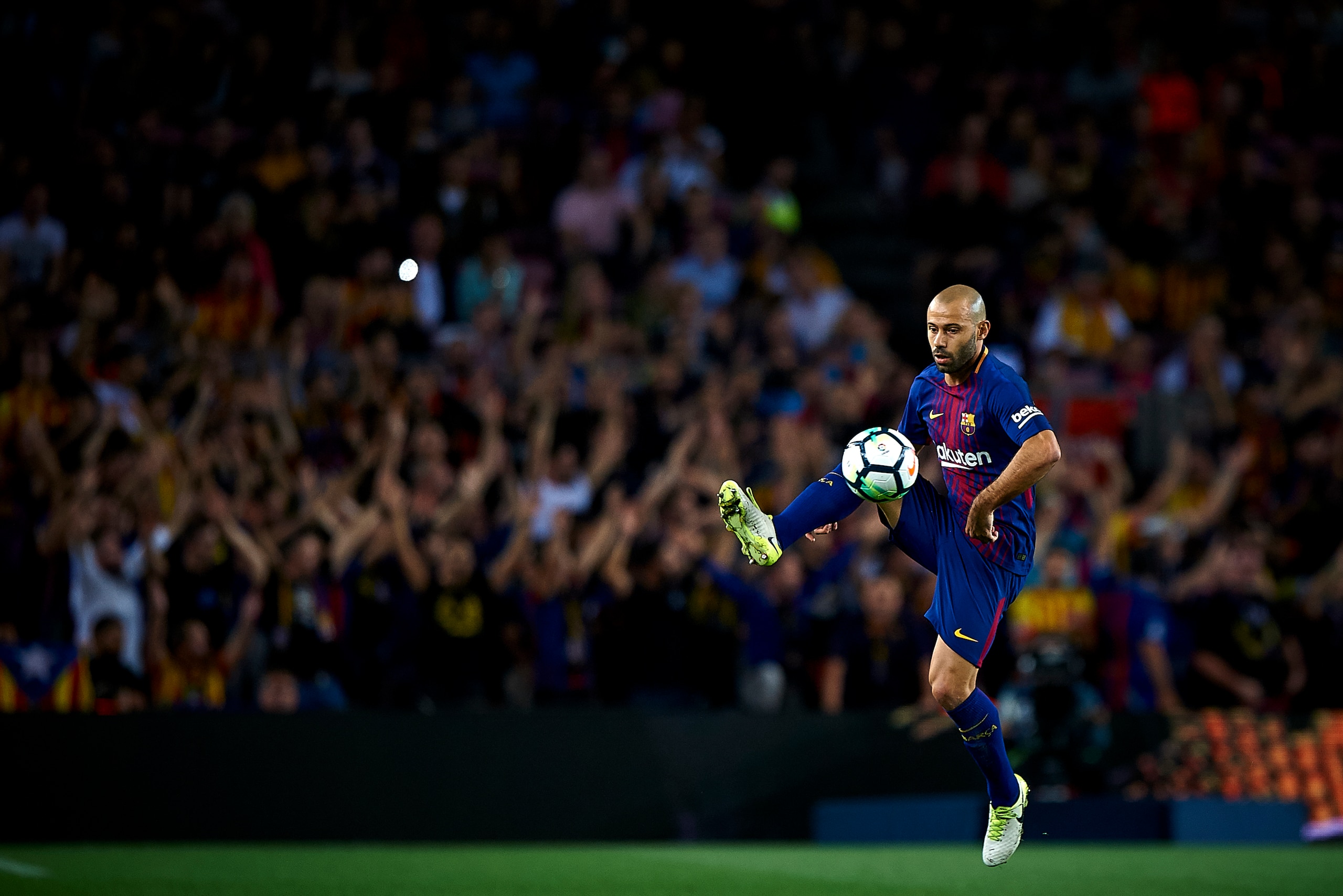 BARCELONA, SPAIN - OCTOBER 21:  Javier Mascherano of Barcelona in action during the La Liga match between Barcelona and Malaga at Camp Nou on October 21, 2017 in Barcelona, Spain.  (Photo by fotopress/Getty Images)