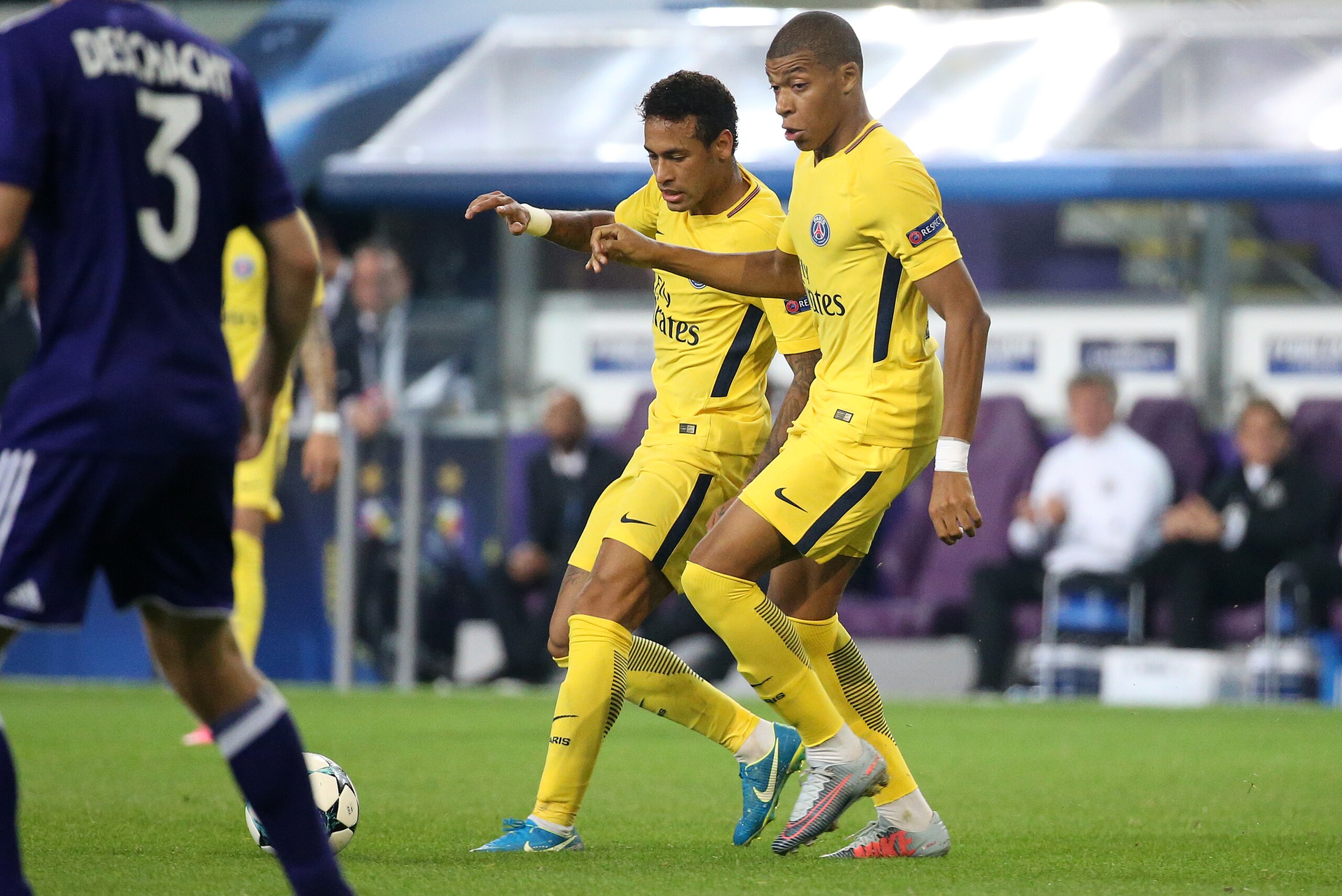 BRUSSELS, BELGIUM - OCTOBER 18: Neymar Jr, Kylian Mbappe of PSG during the UEFA Champions League match between RSC Anderlecht and Paris Saint Germain (PSG) at Constant Vanden Stock Stadium on October 18, 2017 in Anderlecht, Brussels, Belgium. (Photo by Je