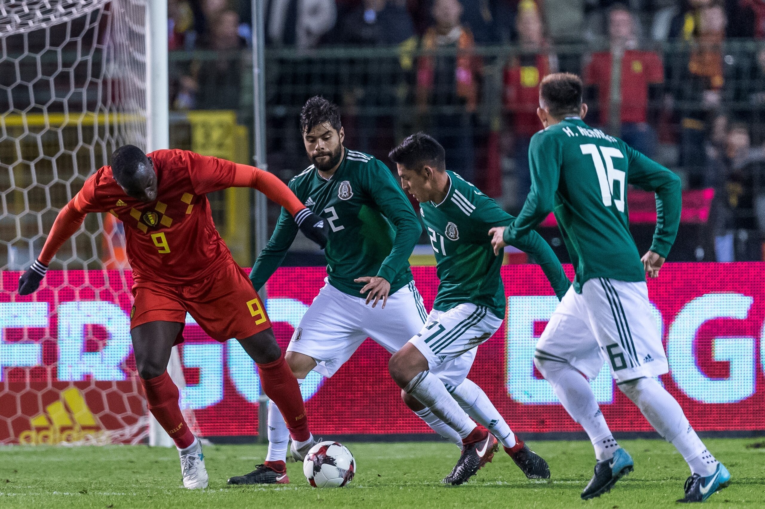 (L-R) Romelu Lukaku of Belgium, Nestor Araujo of Mexico, Edson Alvarez of Mexico, Hector Herrera of Mexico during the friendly match between Belgium and Mexico on November 10, 2017 at the Koning Boudewijn stadium in Brussels, Belgium.(Photo by VI Images v (L-R) Romelu Lukaku of Belgium, Nestor Araujo of Mexico, Edson Alvarez of Mexico, Hector Herrera of Mexico during the friendly match between Belgium and Mexico on November 10, 2017 at the Koning Boudewijn stadium in Brussels, Belgium.(Photo by VI Images v