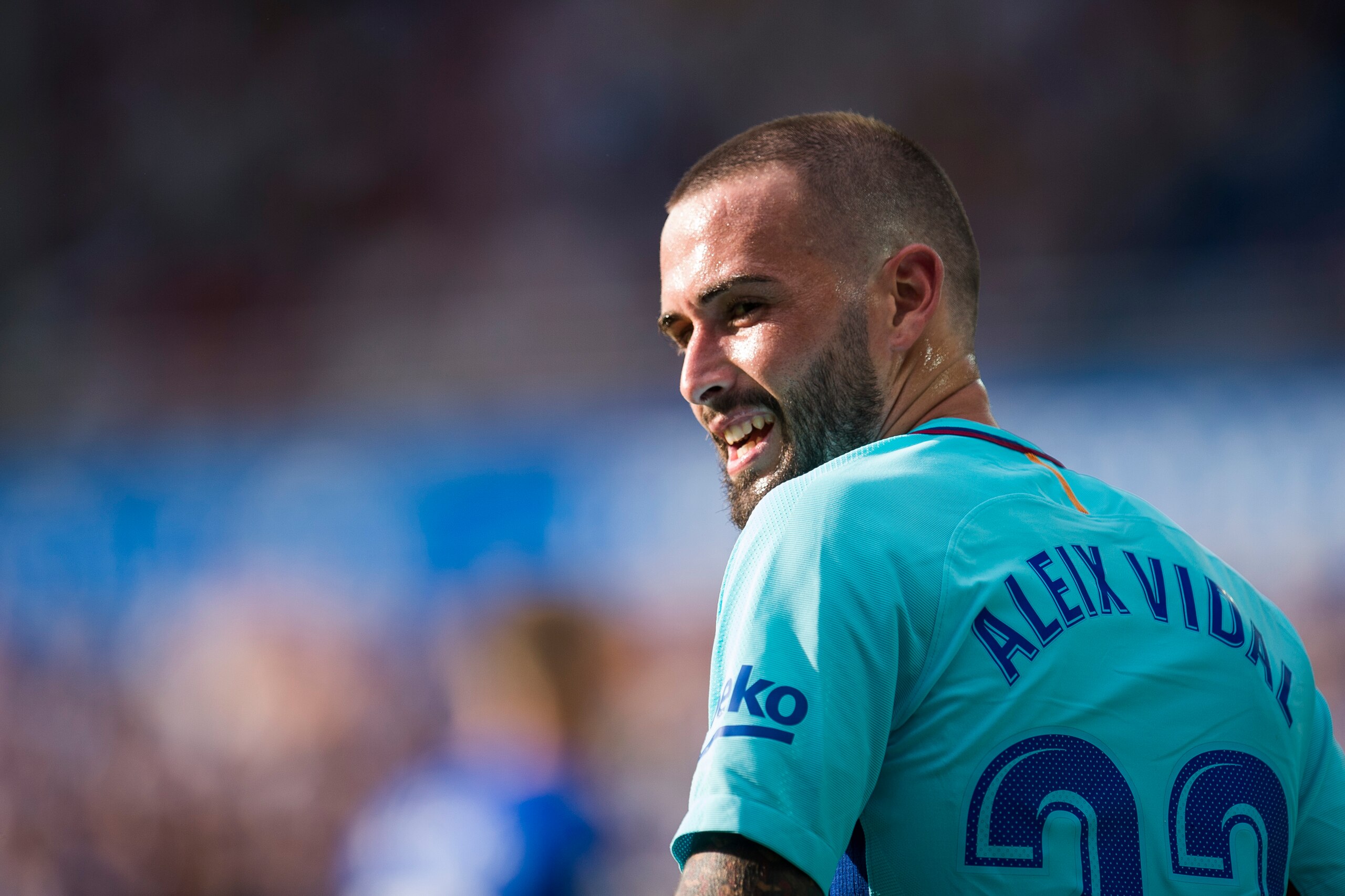 VITORIA-GASTEIZ, SPAIN - AUGUST 26:  Aleix Vidal of FC Barcelona reacts during the La Liga match between Deportivo Alaves and Barcelona at Estadio de Mendizorroza on August 26, 2017 in Vitoria-Gasteiz, Spain.  (Photo by Juan Manuel Serrano Arce/Getty Imag