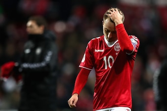 COPENHAGEN, DENMARK - NOVEMBER 11:  Christian Eriksen of Denmark looks dejected after the FIFA 2018 World Cup Qualifier Play-Off: First Leg between Denmark and Republic of Ireland at Telia Parken on November 11, 2017 in Copenhagen, .  (Photo by Catherine 