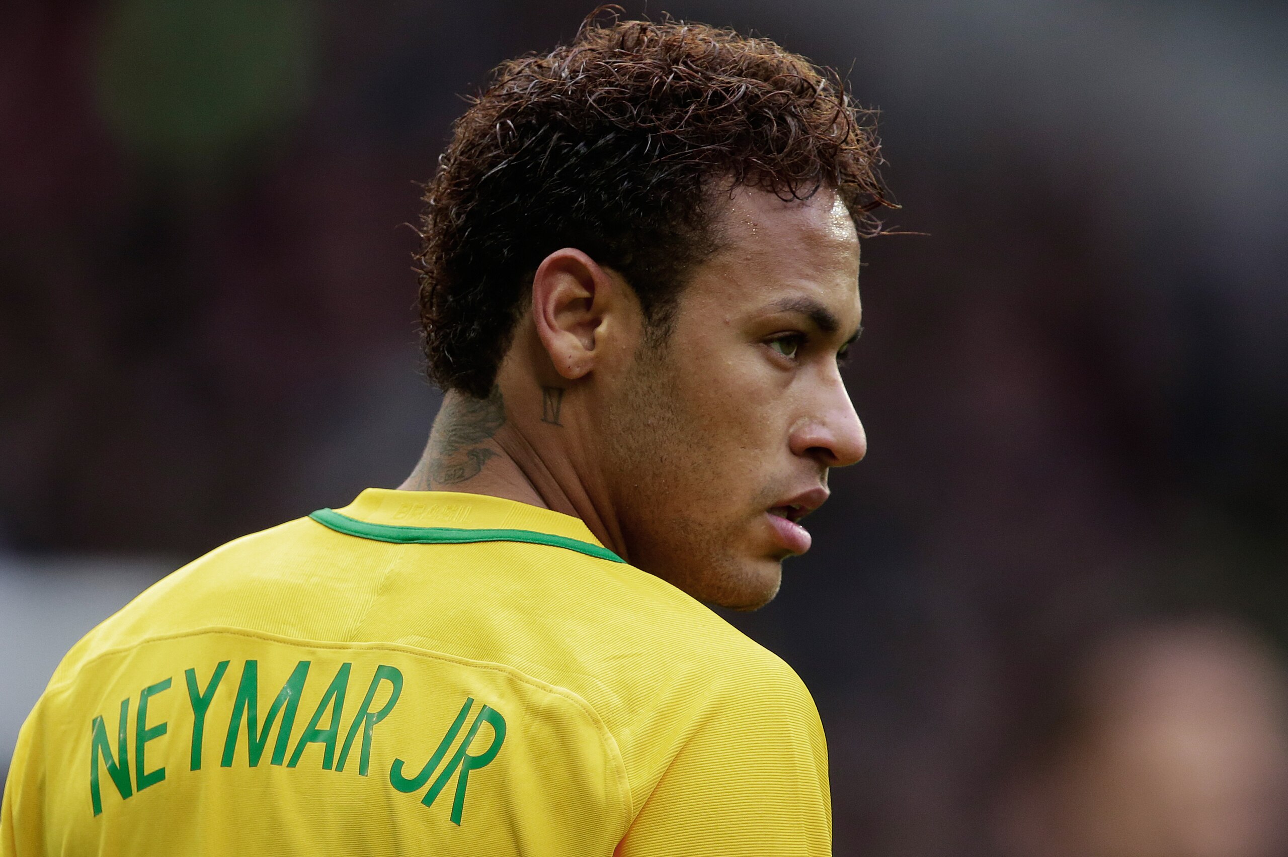 LILLE, FRANCE - NOVEMBER 10: Neymar Jr of Brazil  during the  International Friendly match between Japan  v Brazil  at the Stade Pierre Mauroy on November 10, 2017 in Lille France (Photo by Eric Verhoeven/Soccrates/Getty Images)