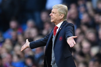 Arsenal's French manager Arsene Wenger gestures on the touchline during the English Premier League football match between Manchester City and Arsenal at the Etihad Stadium in Manchester, north west England, on November 5, 2017. / AFP PHOTO / Oli SCARFF / 