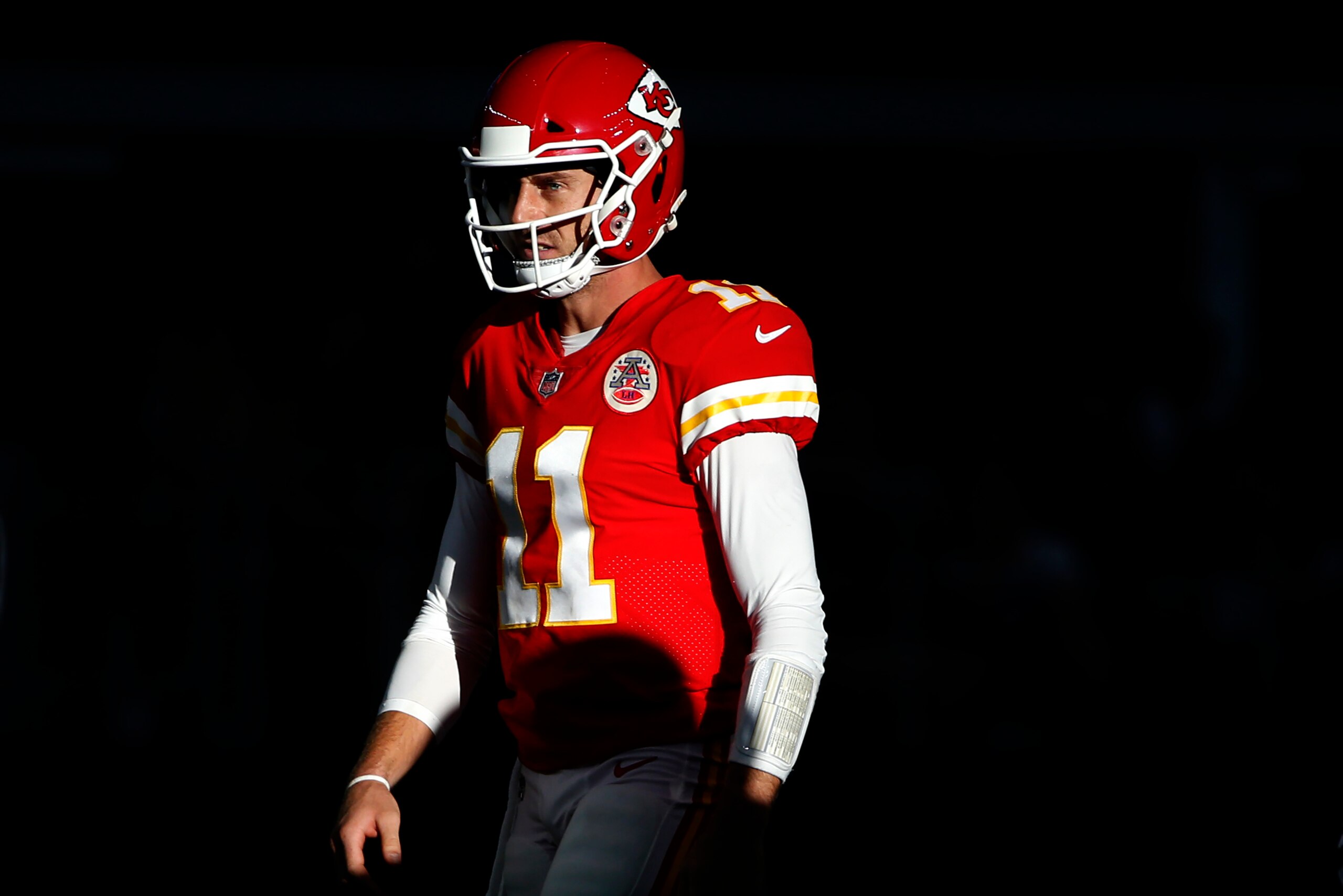 ARLINGTON, TX - NOVEMBER 5: Alex Smith #11 of the Kansas City Chiefs looks on as the Chiefs play the Dallas Cowboys at AT&T Stadium on November 5, 2017 in Arlington, Texas. The Cowboys won 28-17. (Photo by Ron Jenkins/Getty Images)