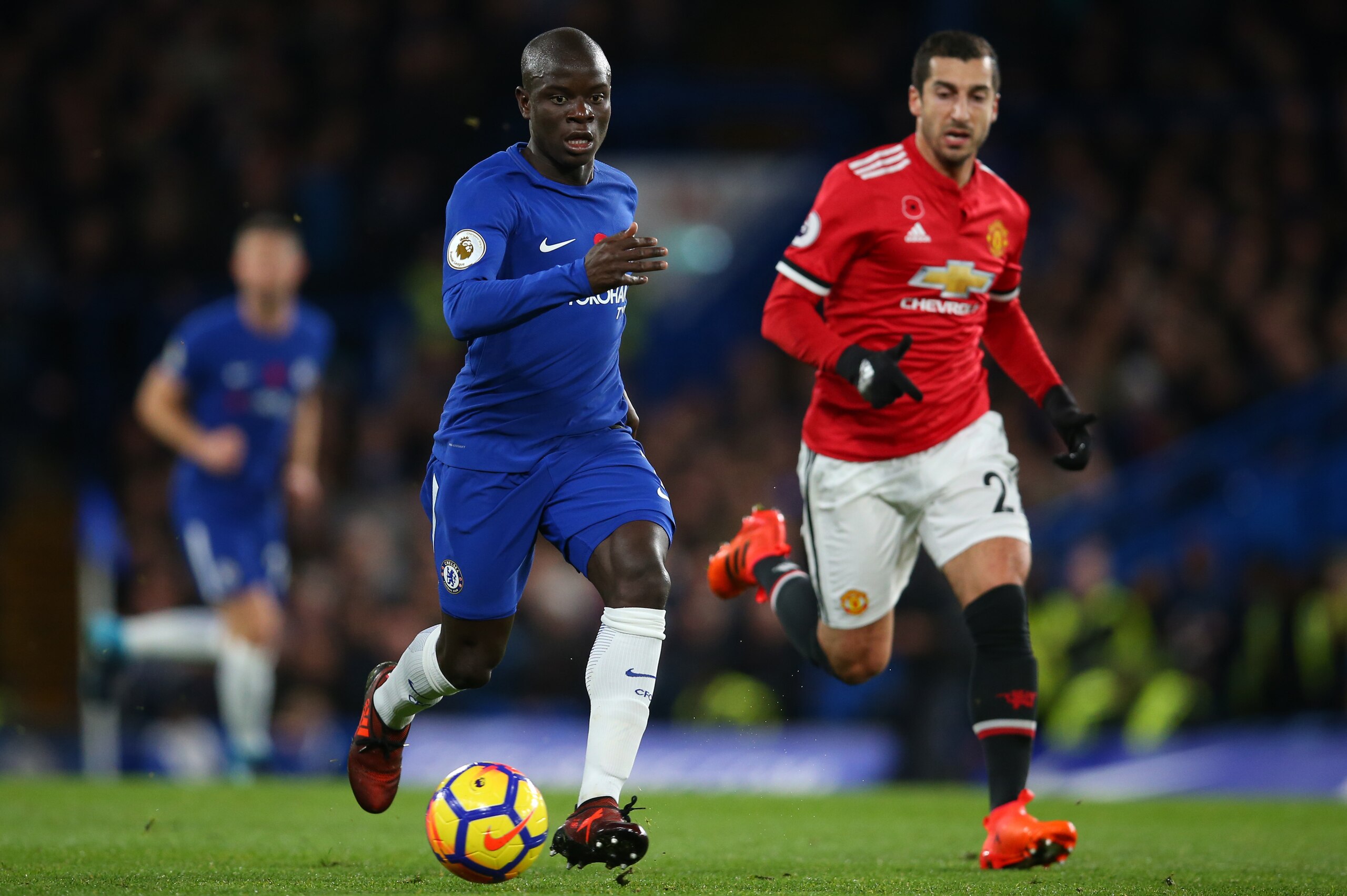 LONDON, ENGLAND - NOVEMBER 05: N'Golo Kante of Chelsea during the Premier League match between Chelsea and Manchester United at Stamford Bridge on November 5, 2017 in London, England. (Photo by Catherine Ivill - AMA/Getty Images)