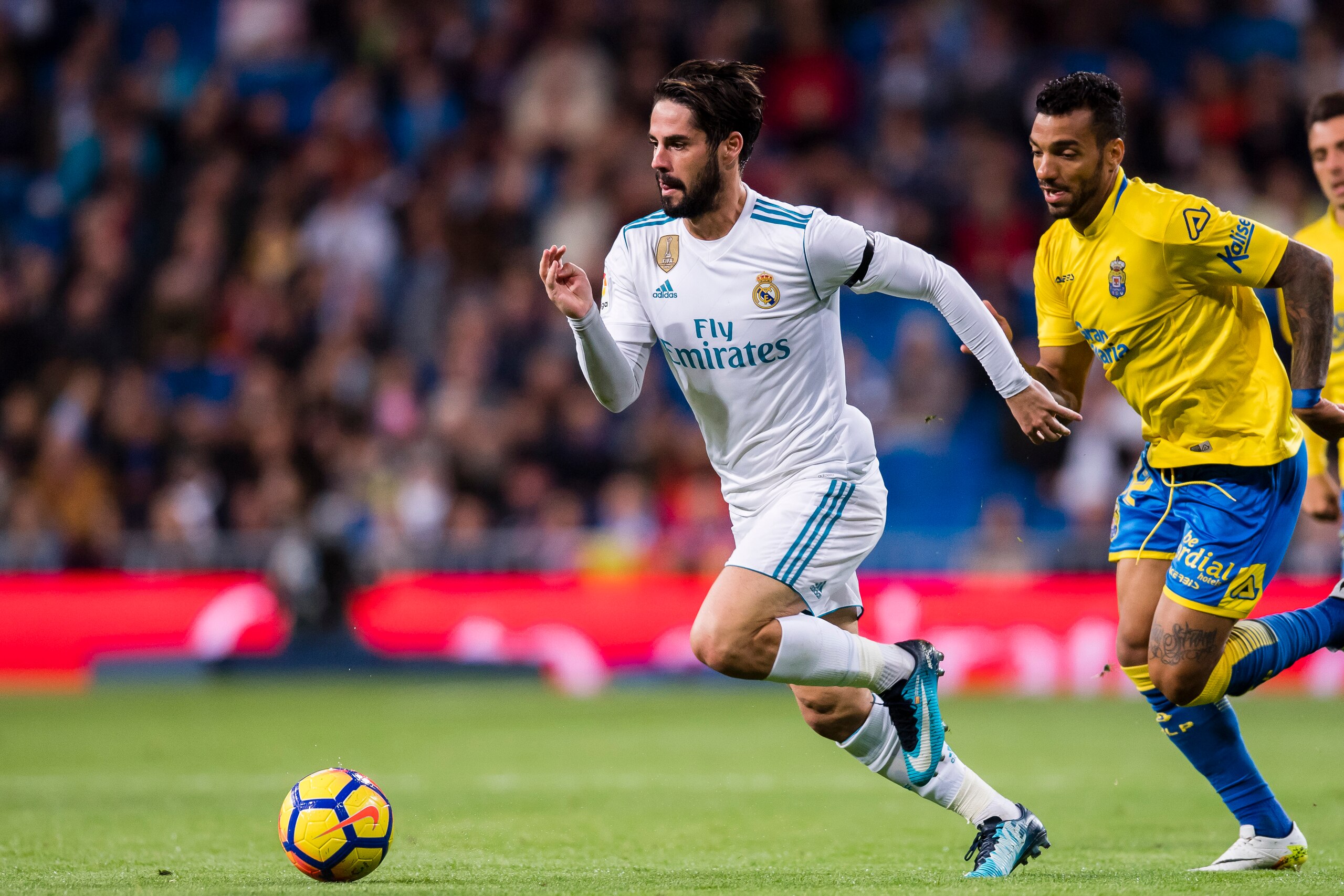 MADRID, SPAIN - NOVEMBER 05: Isco Alarcon of Real Madrid in action during the La Liga 2017-18 match between Real Madrid and UD Las Palmas at Estadio Santiago Bernabeu on November 05 2017 in Madrid, Spain. (Photo by Power Sport Images/Getty Images)