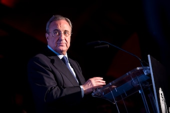 MADRID, SPAIN - OCTOBER 19: Florentino Perez receives 'Los Leones' Award 2017 on October 19, 2017 in Madrid, Spain. (Photo by Samuel de Roman/Getty Images)