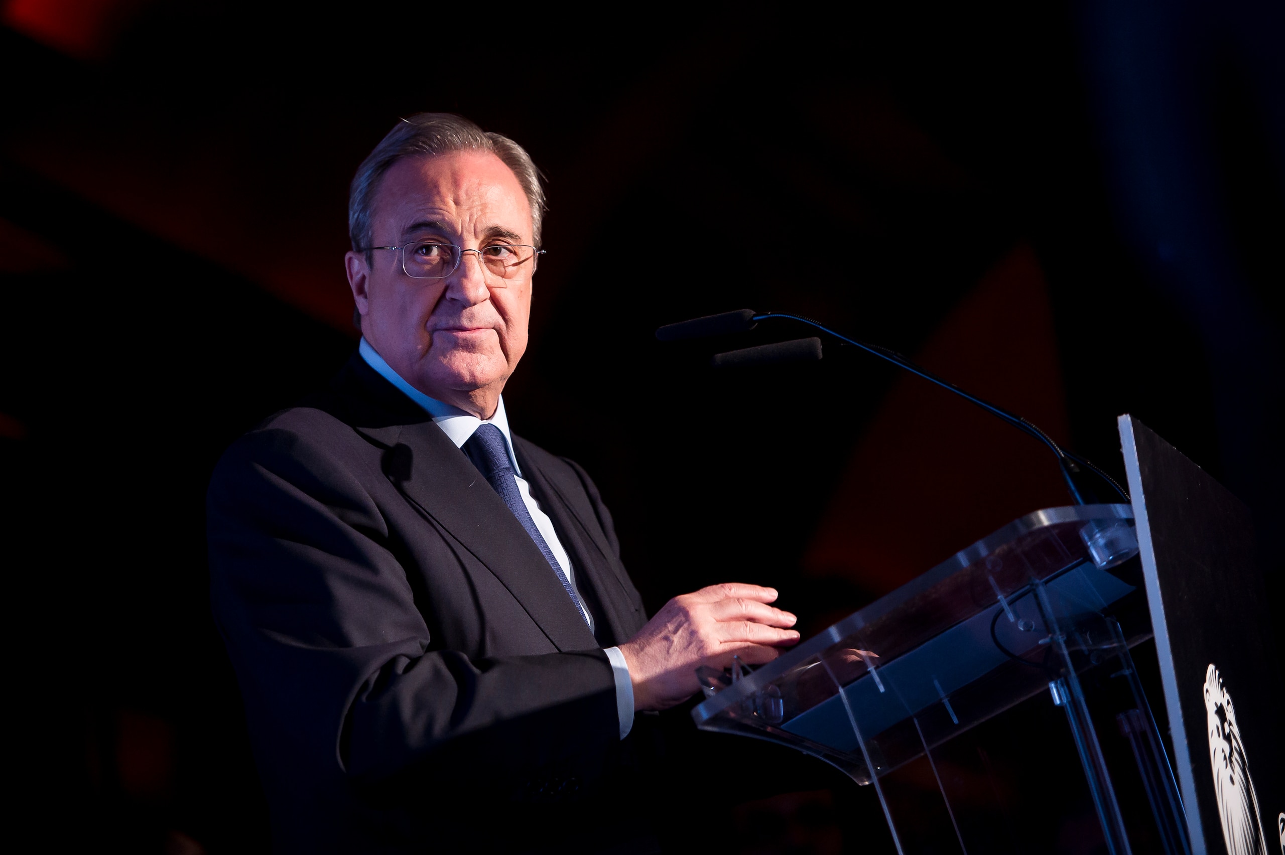 MADRID, SPAIN - OCTOBER 19: Florentino Perez receives 'Los Leones' Award 2017 on October 19, 2017 in Madrid, Spain. (Photo by Samuel de Roman/Getty Images)