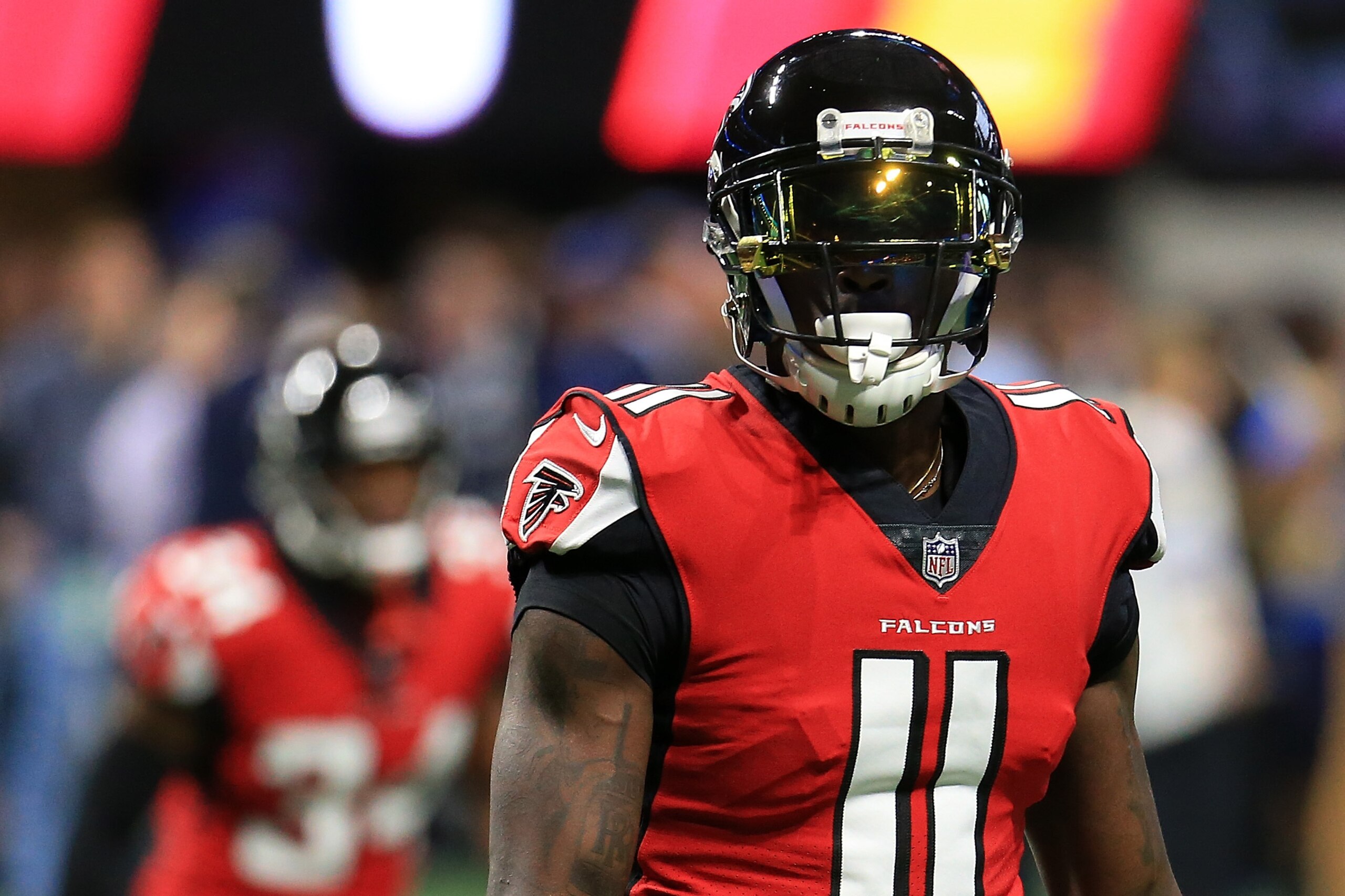ATLANTA, GA - NOVEMBER 12: Julio Jones #11 of the Atlanta Falcons warms up prior to the game against the Dallas Cowboys at Mercedes-Benz Stadium on November 12, 2017 in Atlanta, Georgia. (Photo by Daniel Shirey/Getty Images)