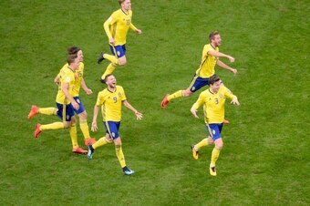 MILAN, ITALY - NOVEMBER 13:  Sweden players celebrate after  the FIFA 2018 World Cup Qualifier Play-Off: Second Leg between Italy and Sweden at San Siro Stadium on November 13, 2017 in Milan, .  (Photo by Dino Panato/Getty Images)