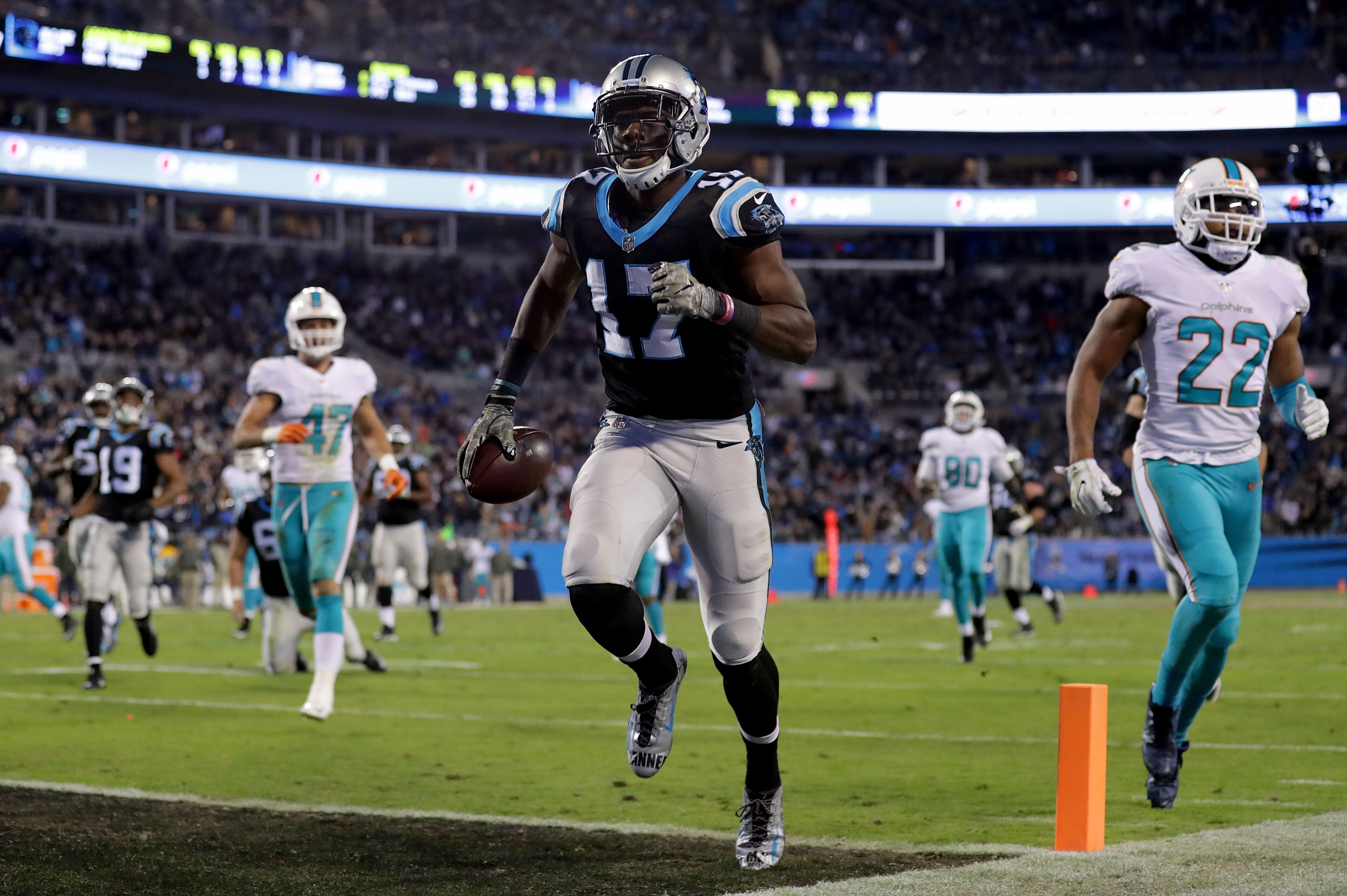 CHARLOTTE, NC - NOVEMBER 13:  Devin Funchess #17 of the Carolina Panthers scores a touchdown against the Miami Dolphins in the third quarter during their game at Bank of America Stadium on November 13, 2017 in Charlotte, North Carolina.  (Photo by Streete