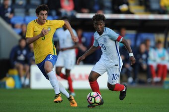 SHREWSBURY, ENGLAND - SEPTEMBER 01: Angel Gomes of England in action during the international friendly match between England U18 and Brazil U18 on September 1, 2017 in Shrewsbury, England. (Photo by Nathan Stirk/Getty Images)