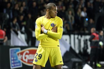 ANGERS, FRANCE - NOVEMBER 4: Kylian Mbappe of PSG celebrates his second goal, the fifth for PSG during the French Ligue 1 match between Angers SCO and Paris Saint Germain (PSG) at Stade Raymond Kopa on November 4, 2017 in Angers, France. (Photo by Jean Ca