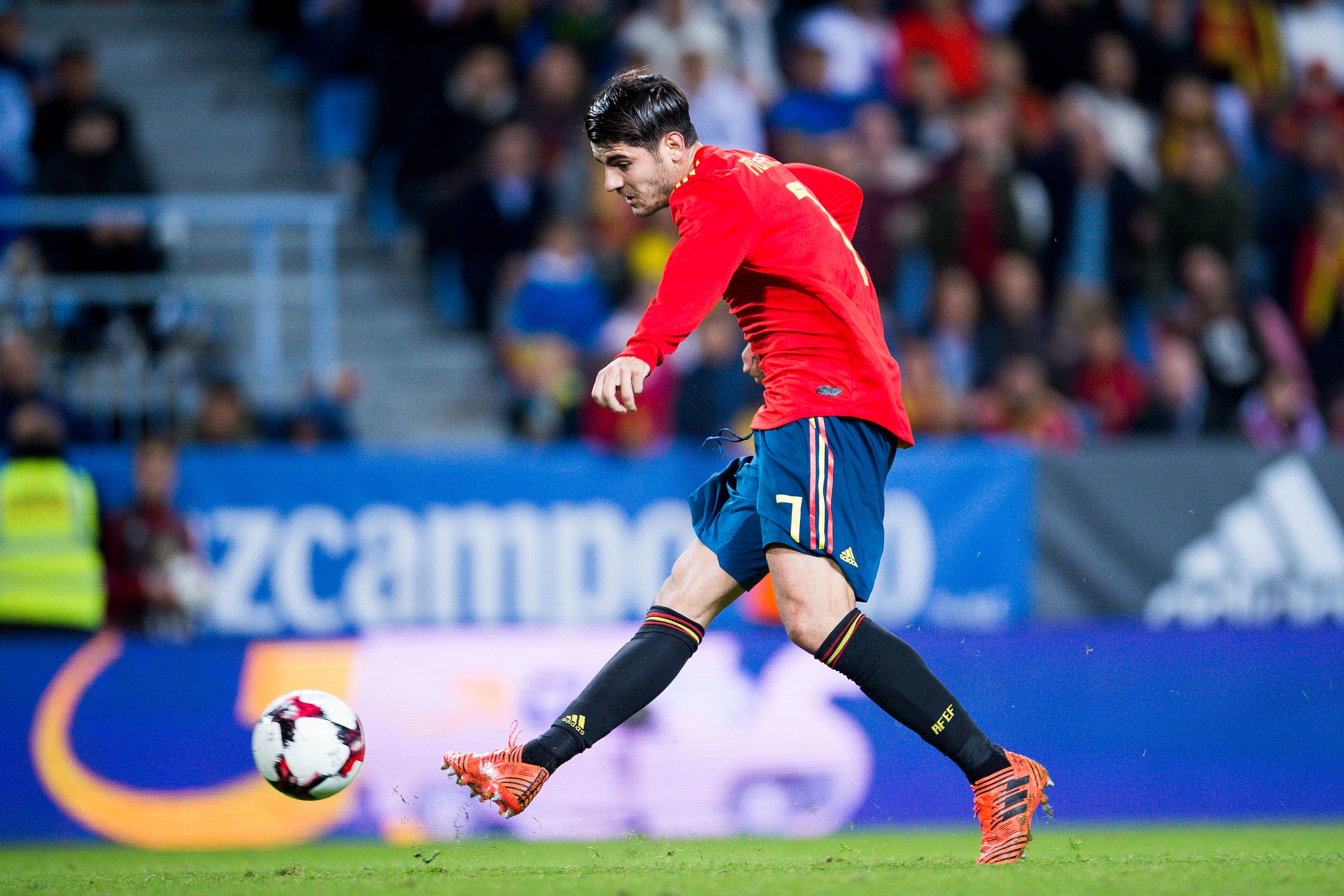 MALAGA, SPAIN - NOVEMBER 11: Alvaro Morata of Spain in action during the international friendly match between Spain and Costa Rica at La Rosaleda Stadium on November 11, 2017 in Malaga, Spain. (Photo by Aitor Alcalde/Getty Images) MALAGA, SPAIN - NOVEMBER 11: Alvaro Morata of Spain in action during the international friendly match between Spain and Costa Rica at La Rosaleda Stadium on November 11, 2017 in Malaga, Spain. (Photo by Aitor Alcalde/Getty Images)