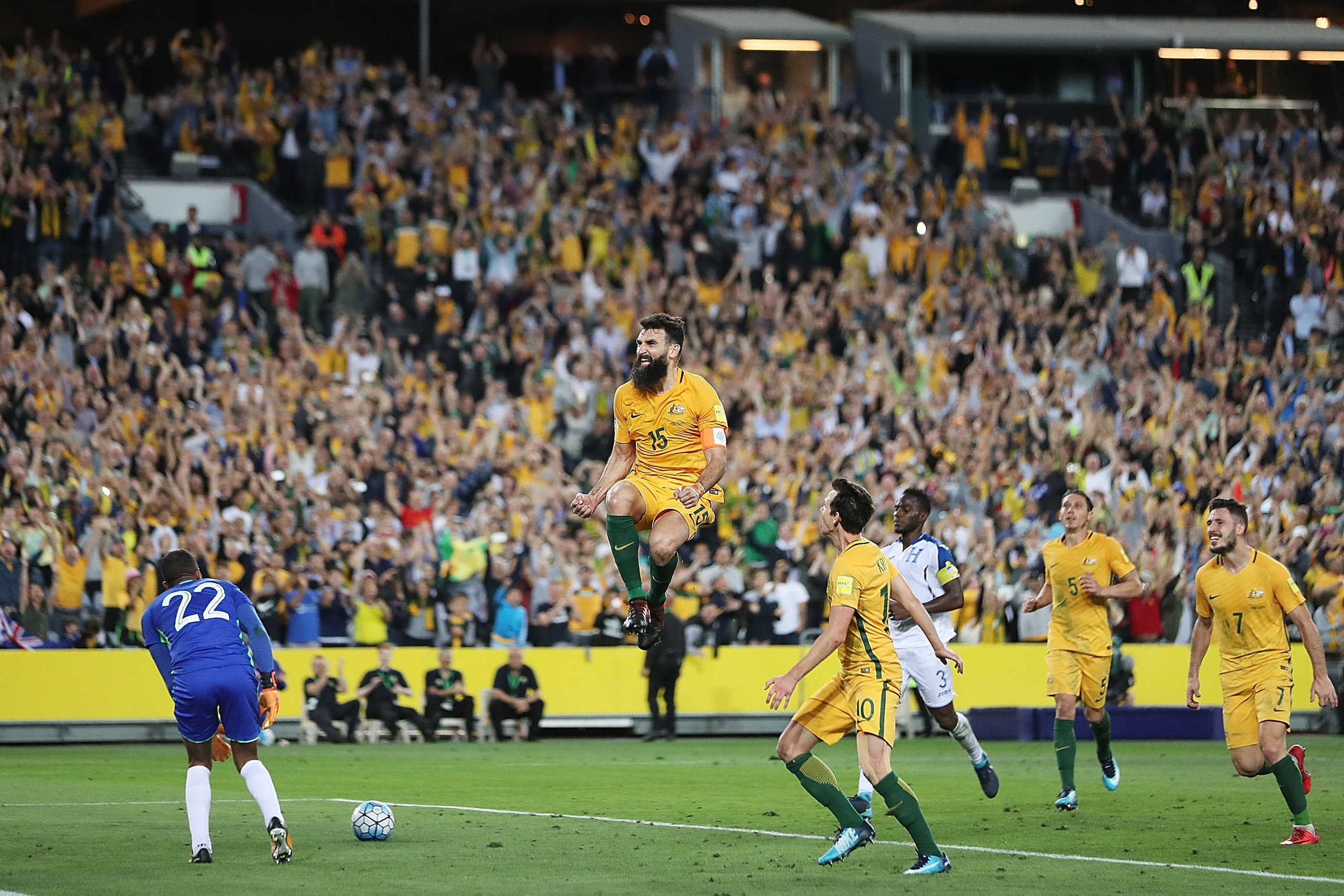 SYDNEY, AUSTRALIA - NOVEMBER 15: Mile Jedinak of Australia celebrates scoring a goal during the 2018 FIFA World Cup Qualifiers Leg 2 match between the Australian Socceroos and Honduras at ANZ Stadium on November 15, 2017 in Sydney, Australia. (Photo by SYDNEY, AUSTRALIA - NOVEMBER 15: Mile Jedinak of Australia celebrates scoring a goal during the 2018 FIFA World Cup Qualifiers Leg 2 match between the Australian Socceroos and Honduras at ANZ Stadium on November 15, 2017 in Sydney, Australia. (Photo by