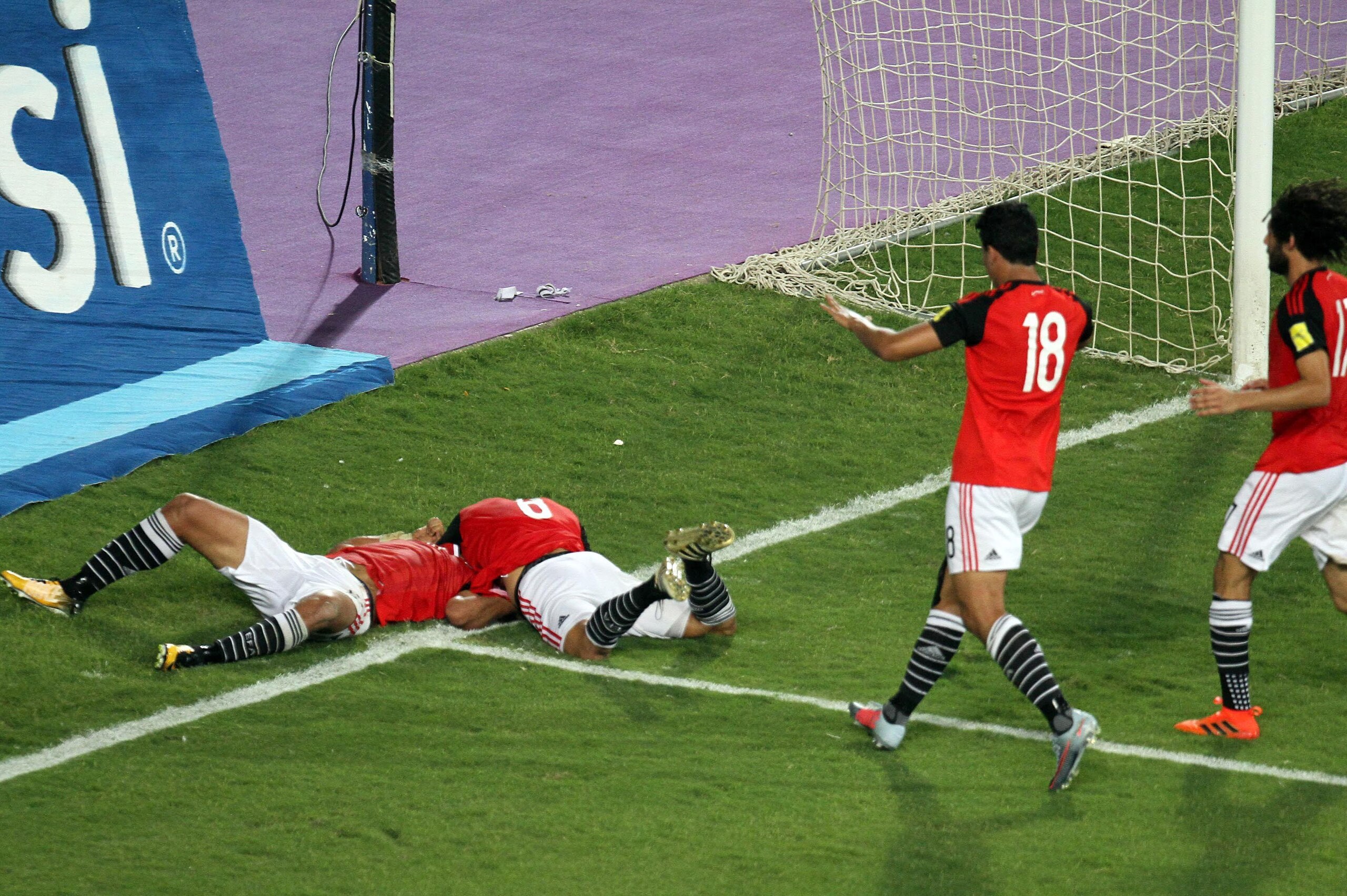 Egypt's team players celebrate wining against Congo's team during their World Cup 2018 Africa qualifying match between Egypt and Congo at the Borg el-Arab stadium in Alexandria on October 8, 2017.
Liverpool striker Mohamed Salah converted a stoppage-time 
