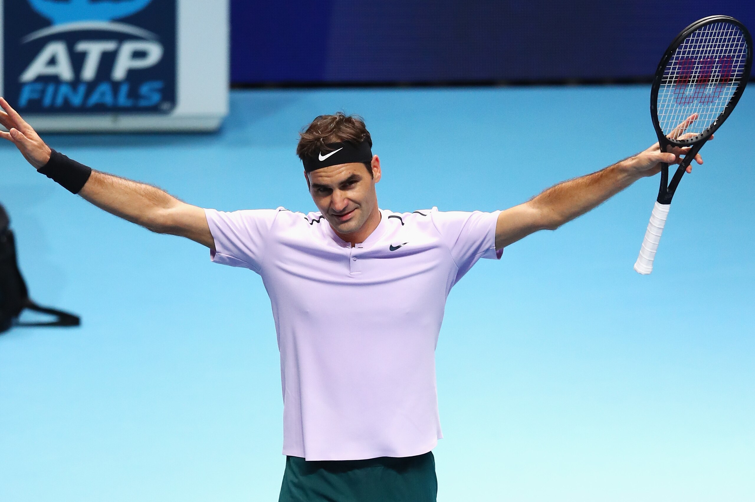 LONDON, ENGLAND - NOVEMBER 16:  Roger Federer of Switzerland celebrates victory in his Singles match against Marin Cilic of Croatia during day five of the Nitto ATP World Tour Finals at O2 Arena on November 16, 2017 in London, England.  (Photo by Clive Br