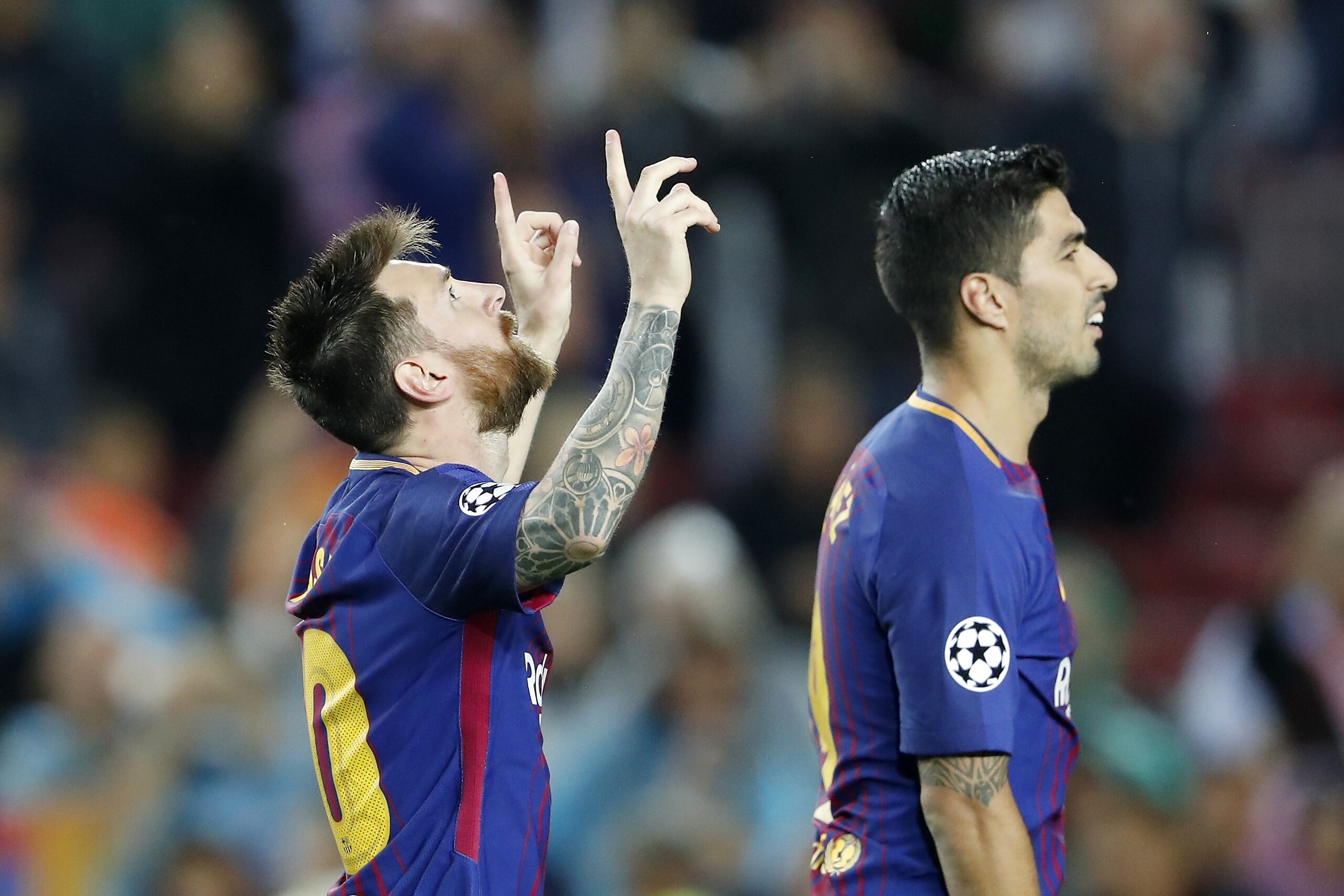 (L-R) Lionel Messi of FC Barcelona, Luis Suarez of FC Barcelona during the UEFA Champions League group D match between FC Barcelona and Olympiacos on October 18, 2017  at the Camp Nou stadium in Barcelona, Spain.(Photo by VI Images via Getty Images)