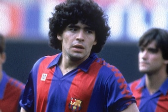 Diego Maradona of FC Barcelona in action for FC Barcelona on January 13, 1983 at the Camp Nou stadium in Barcelona, Spain. (Photo by VI Images via Getty Images)