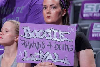 SACRAMENTO, CA - OCTOBER 26: A fan holds up a sign thanking DeMarcus Cousins #0 of the New Orleans Pelicans prior to the game against the Sacramento Kings on October 26, 2017 at Golden 1 Center in Sacramento, California. NOTE TO USER: User expressly ackno