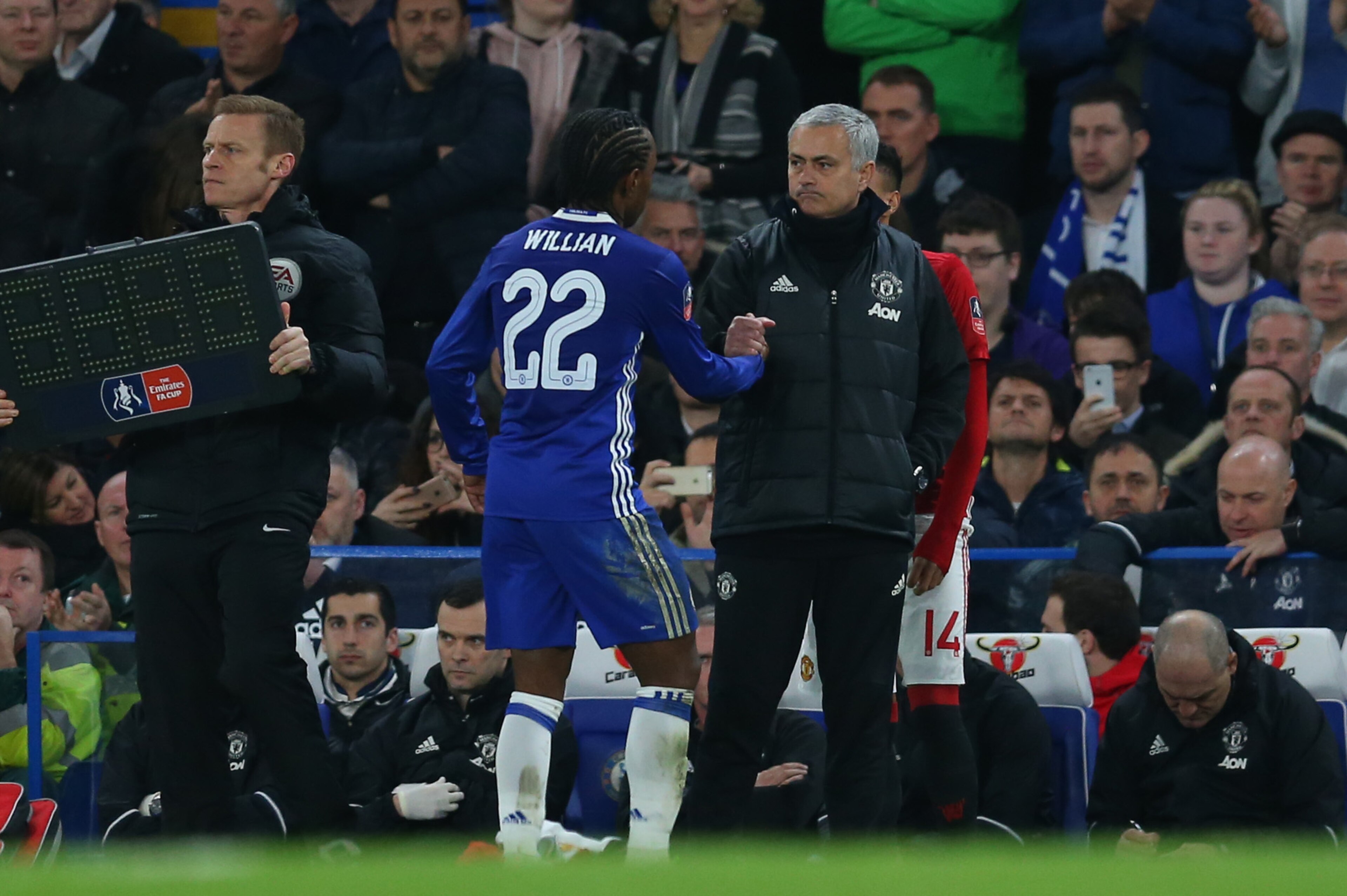 LONDON, ENGLAND - MARCH 13: Willian of Chelsea is greeted by Jose Mourinho Manager of Manchester United as he substituted during The Emirates FA Cup Quarter-Final match between Chelsea and Manchester United at Stamford Bridge on March 13, 2017 in London, LONDON, ENGLAND - MARCH 13: Willian of Chelsea is greeted by Jose Mourinho Manager of Manchester United as he substituted during The Emirates FA Cup Quarter-Final match between Chelsea and Manchester United at Stamford Bridge on March 13, 2017 in London,