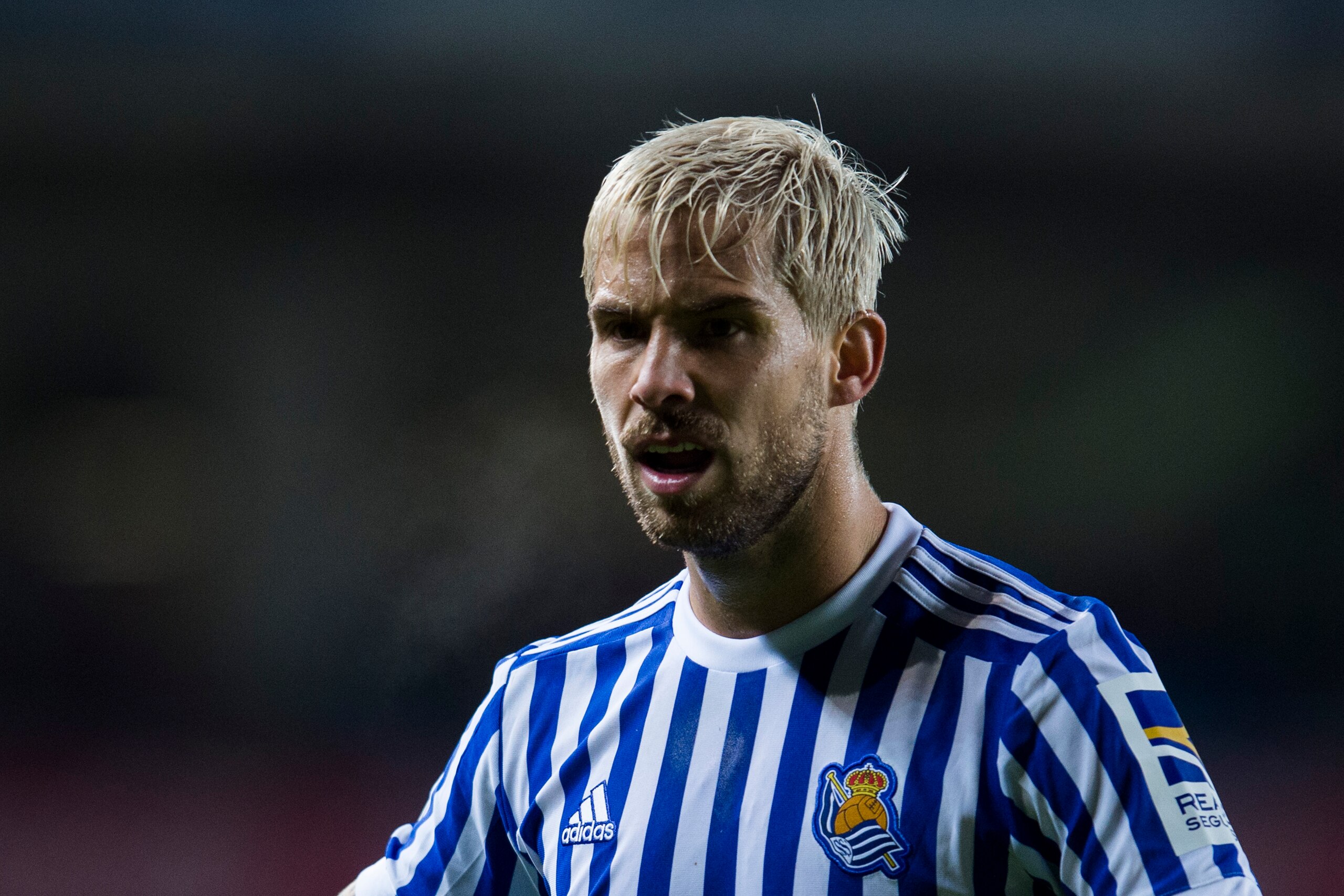 SAN SEBASTIAN, SPAIN - OCTOBER 23:  Inigo Martinez of Real Sociedad reacts during the La Liga match between Real Sociedad de Futbol and RCD Espanyol at Estadio Anoeta on October 23, 2017 in San Sebastian, Spain.  (Photo by Juan Manuel Serrano Arce/Getty I