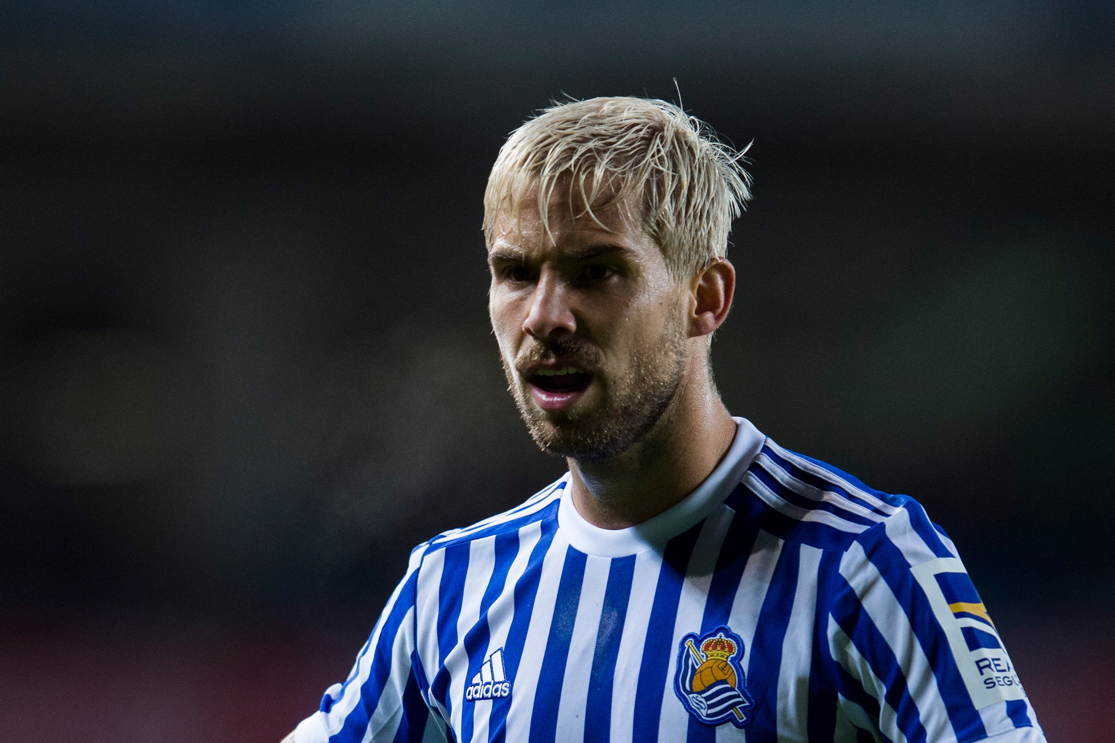 SAN SEBASTIAN, SPAIN - OCTOBER 23:  Inigo Martinez of Real Sociedad reacts during the La Liga match between Real Sociedad de Futbol and RCD Espanyol at Estadio Anoeta on October 23, 2017 in San Sebastian, Spain.  (Photo by Juan Manuel Serrano Arce/Getty I