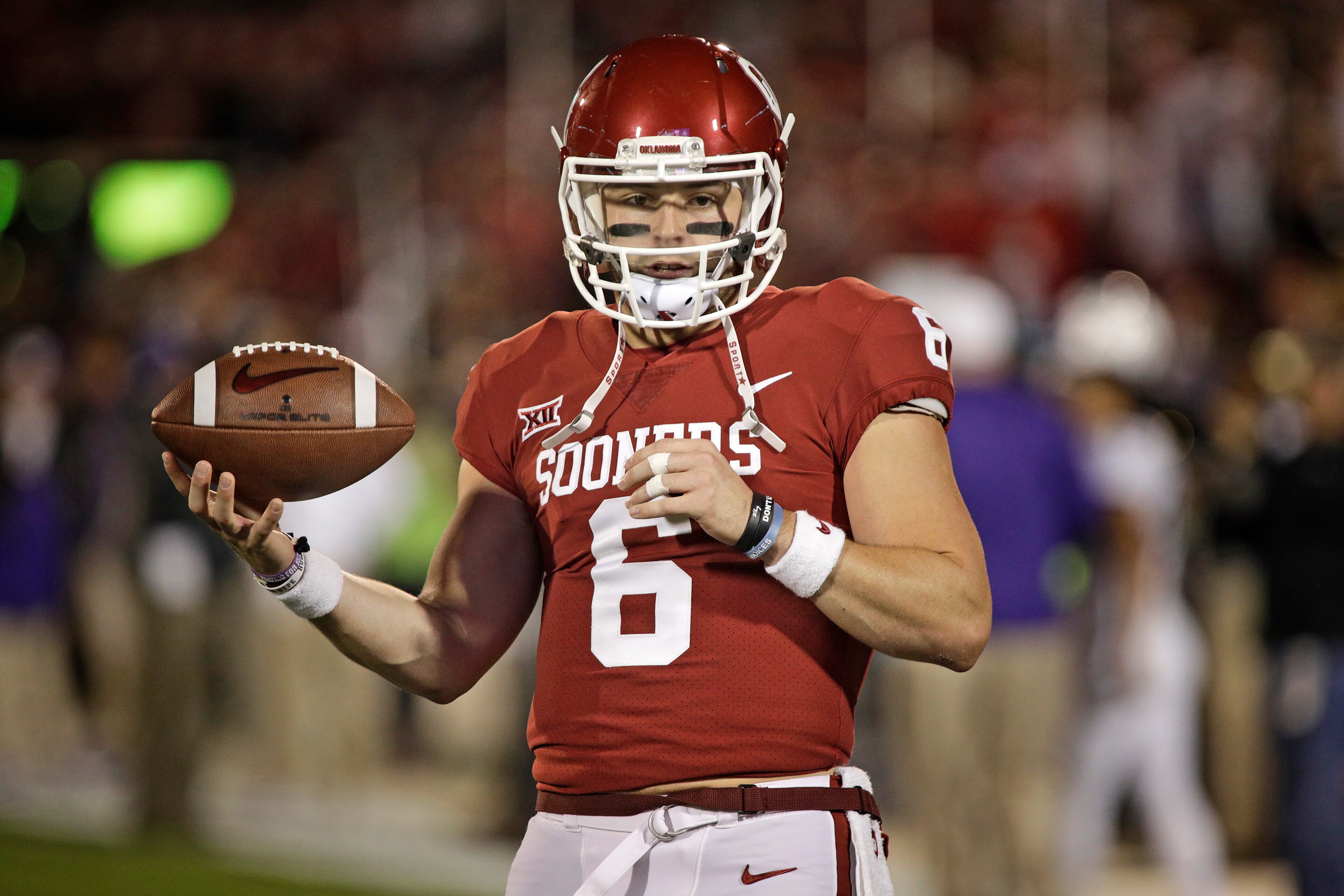 NORMAN, OK - NOVEMBER 11: Quarterback Baker Mayfield #6 of the Oklahoma Sooners warms up before the game against the TCU Horned Frogs at Gaylord Family Oklahoma Memorial Stadium on November 11, 2017 in Norman, Oklahoma. Oklahoma defeated TCU 38-20. (Photo