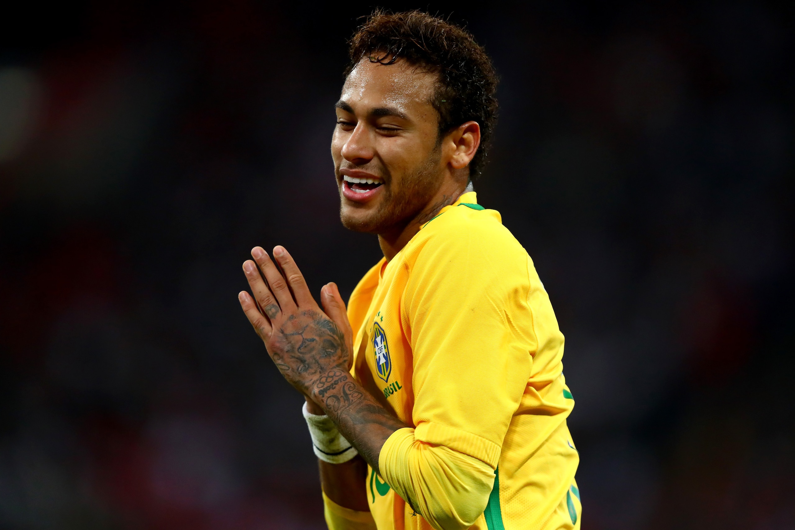LONDON, ENGLAND - NOVEMBER 14: Neymar of Brazil during the International Friendly match between England and Brazil at Wembley Stadium on November 14, 2017 in London, England. (Photo by Clive Rose/Getty Images) LONDON, ENGLAND - NOVEMBER 14: Neymar of Brazil during the International Friendly match between England and Brazil at Wembley Stadium on November 14, 2017 in London, England. (Photo by Clive Rose/Getty Images)