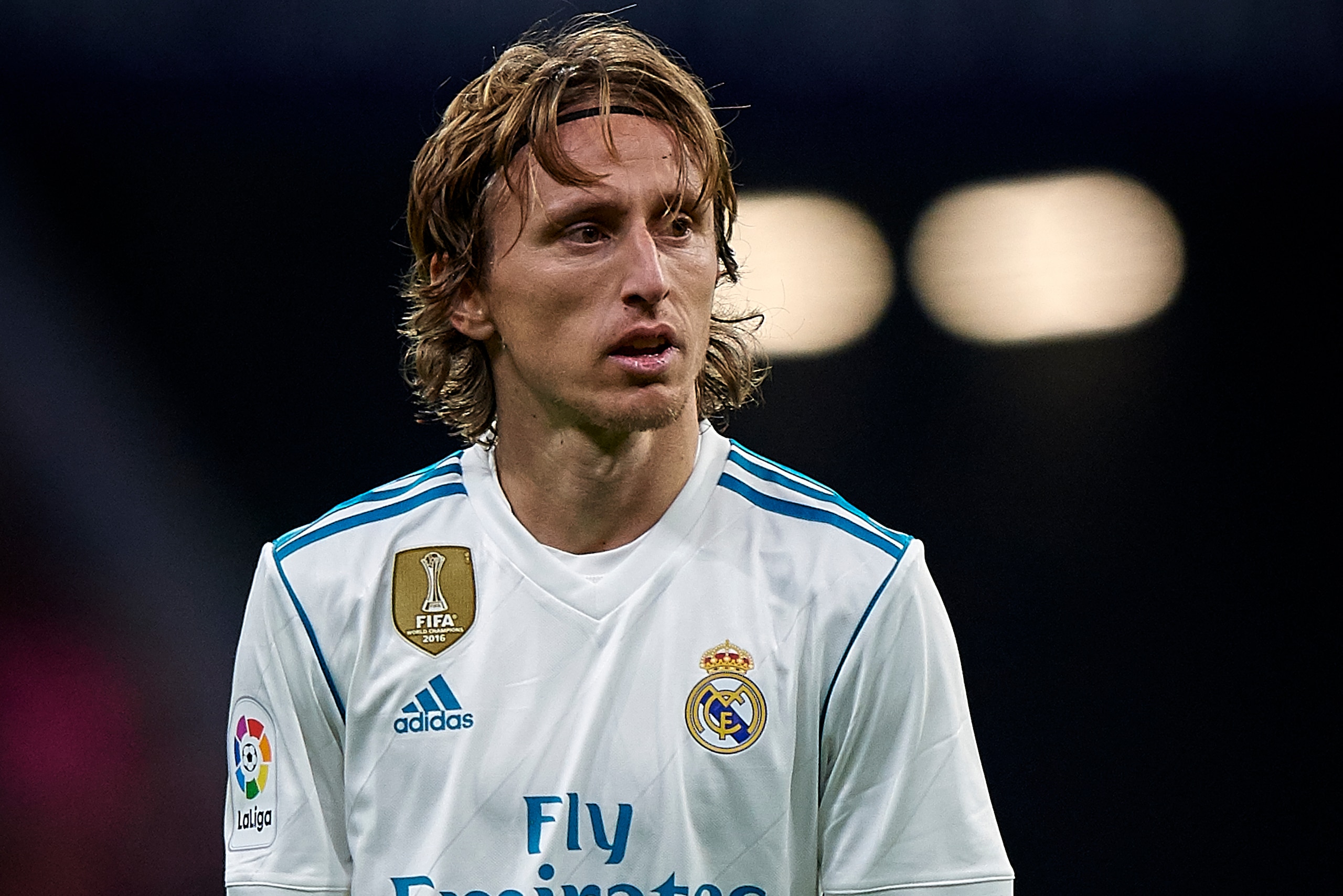 MADRID, SPAIN - NOVEMBER 18:  Luka Modric of Real Madrid reacts during the La Liga match between Atletico Madrid and Real Madrid at Wanda Metropolitano Stadium on November 18, 2017 in Madrid, Spain.  (Photo by fotopress/Getty Images)
