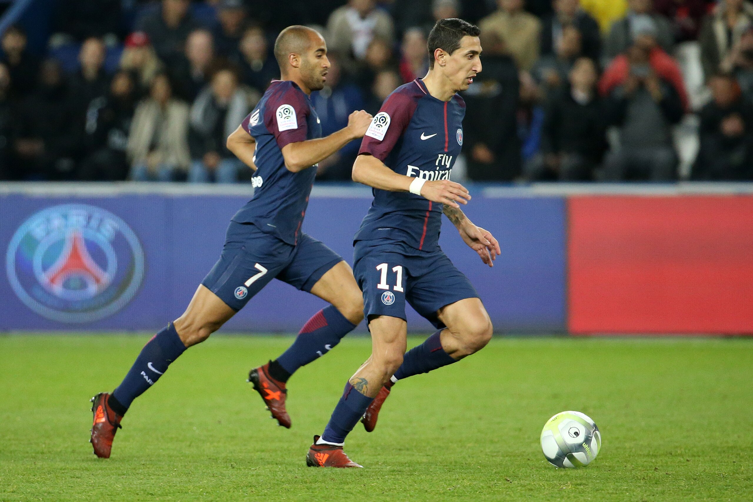PARIS, FRANCE - OCTOBER 27: Angel Di Maria and Lucas Moura (left) of PSG during the French Ligue 1 match between Paris Saint-Germain (PSG) and OGC Nice at Parc des Princes stadium on October 27, 2017 in Paris, France. (Photo by Jean Catuffe/Getty Images) PARIS, FRANCE - OCTOBER 27: Angel Di Maria and Lucas Moura (left) of PSG during the French Ligue 1 match between Paris Saint-Germain (PSG) and OGC Nice at Parc des Princes stadium on October 27, 2017 in Paris, France. (Photo by Jean Catuffe/Getty Images)