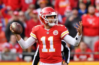 KANSAS CITY, MO - NOVEMBER 26: Quarterback Alex Smith #11 of the Kansas City Chiefs is visibly frustrated after a play against the Buffalo Bills during the second half of the game at Arrowhead Stadium on November 26, 2017 in Kansas City, Missouri. ( Photo