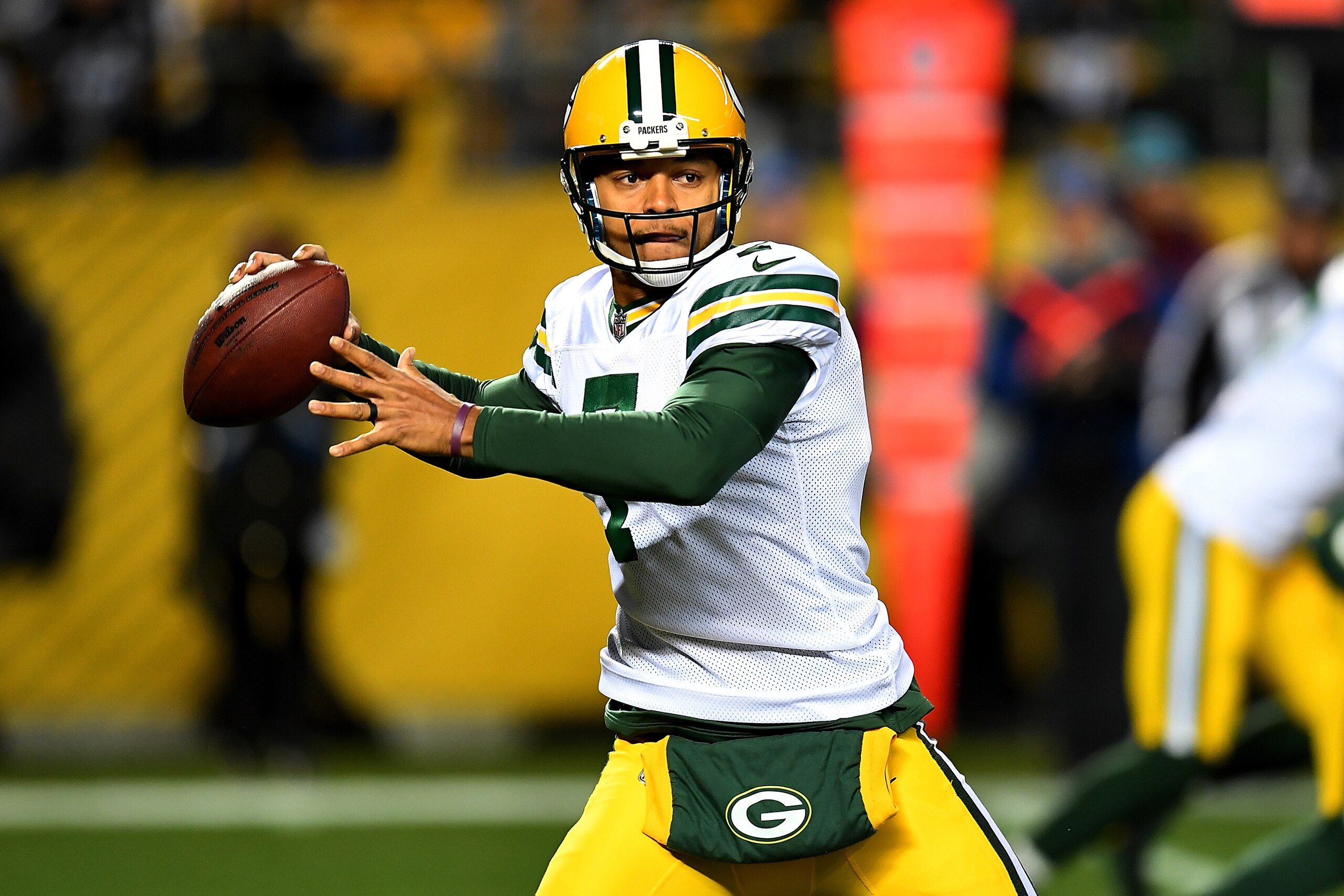 PITTSBURGH, PA - NOVEMBER 26: Brett Hundley #7 of the Green Bay Packers drops back to pass in the first half during the game against the Pittsburgh Steelers at Heinz Field on November 26, 2017 in Pittsburgh, Pennsylvania. (Photo by Joe Sargent/Getty Image