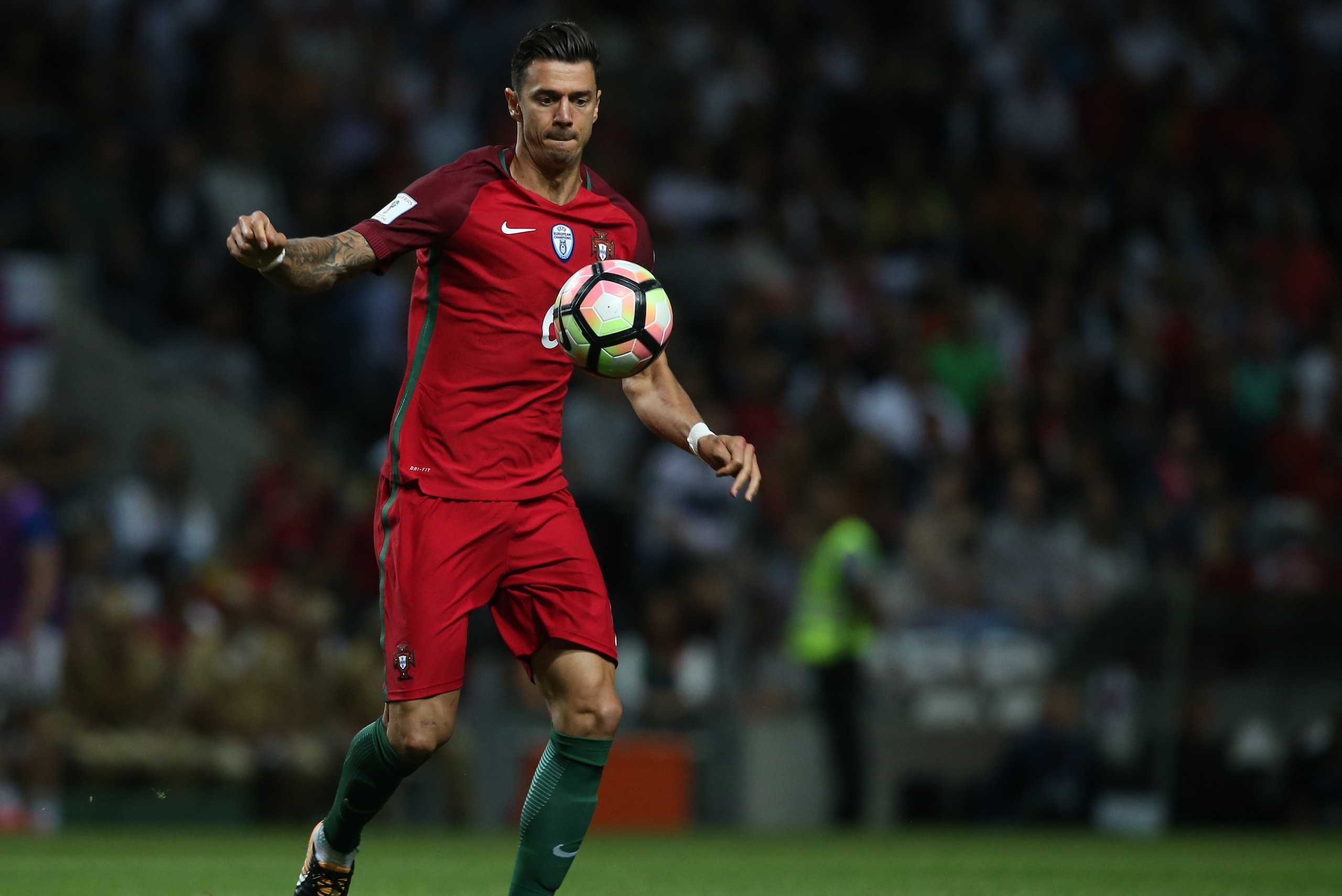 PORTO, PORTUGAL - AUGUST 31: Portugal's defender Jose Fonte in action during the FIFA 2018 World Cup Qualifier match between Portugal and Faroe Islands at Estadio do Bessa on August 31, 2017 in Porto, Portugal. (Photo by Gualter Fatia/Getty Images) PORTO, PORTUGAL - AUGUST 31: Portugal's defender Jose Fonte in action during the FIFA 2018 World Cup Qualifier match between Portugal and Faroe Islands at Estadio do Bessa on August 31, 2017 in Porto, Portugal. (Photo by Gualter Fatia/Getty Images)