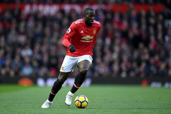 MANCHESTER, ENGLAND - NOVEMBER 25:  Romelu Lukaku of Manchester United during the Premier League match between Manchester United and Brighton and Hove Albion at Old Trafford on November 25, 2017 in Manchester, England.  (Photo by Gareth Copley/Getty Image