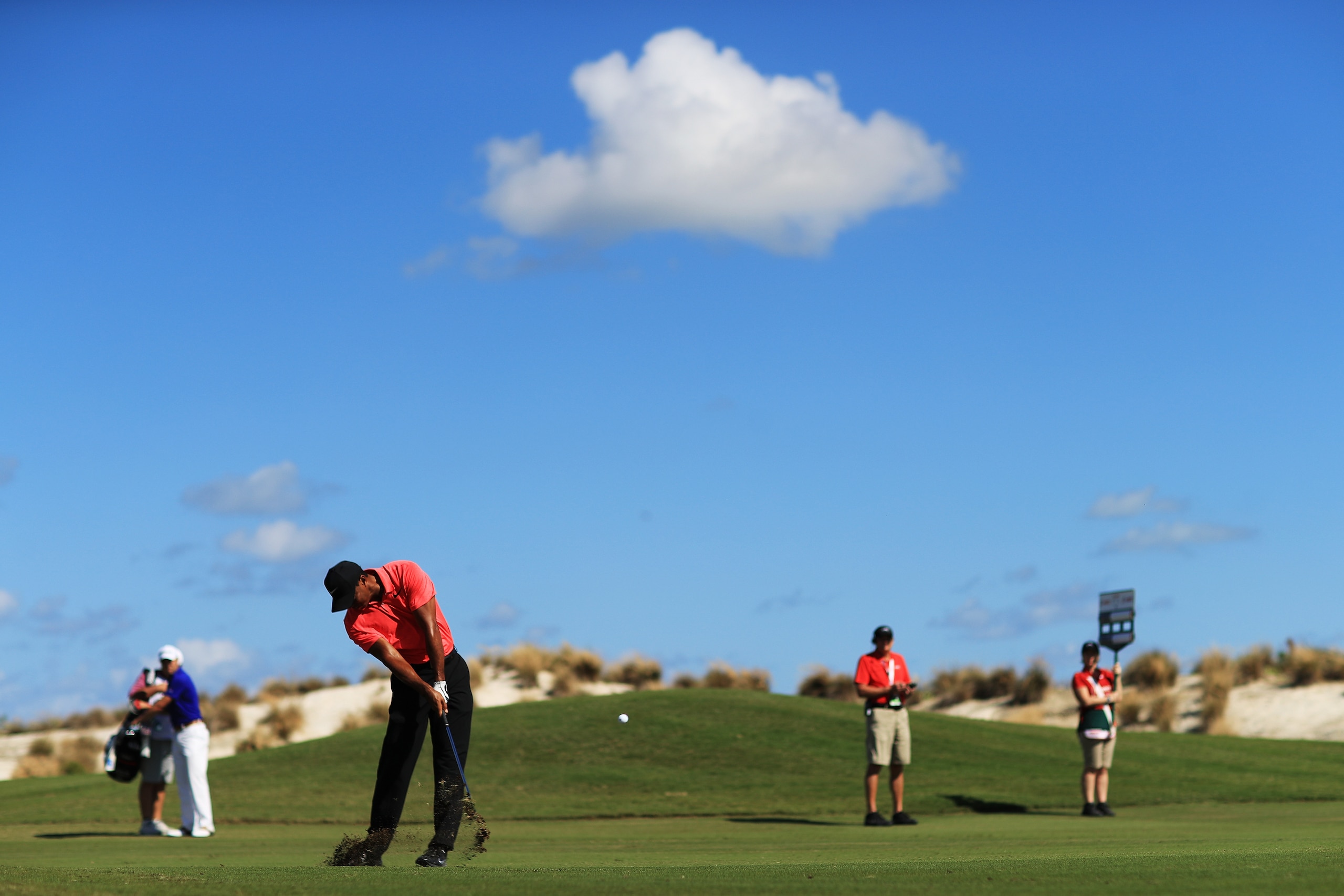 NASSAU, BAHAMAS - DECEMBER 03:  Tiger Woods of the United States plays a shot on the fourth hole during the final round of the Hero World Challenge at Albany, Bahamas on December 3, 2017 in Nassau, Bahamas.  (Photo by Mike Ehrmann/Getty Images)