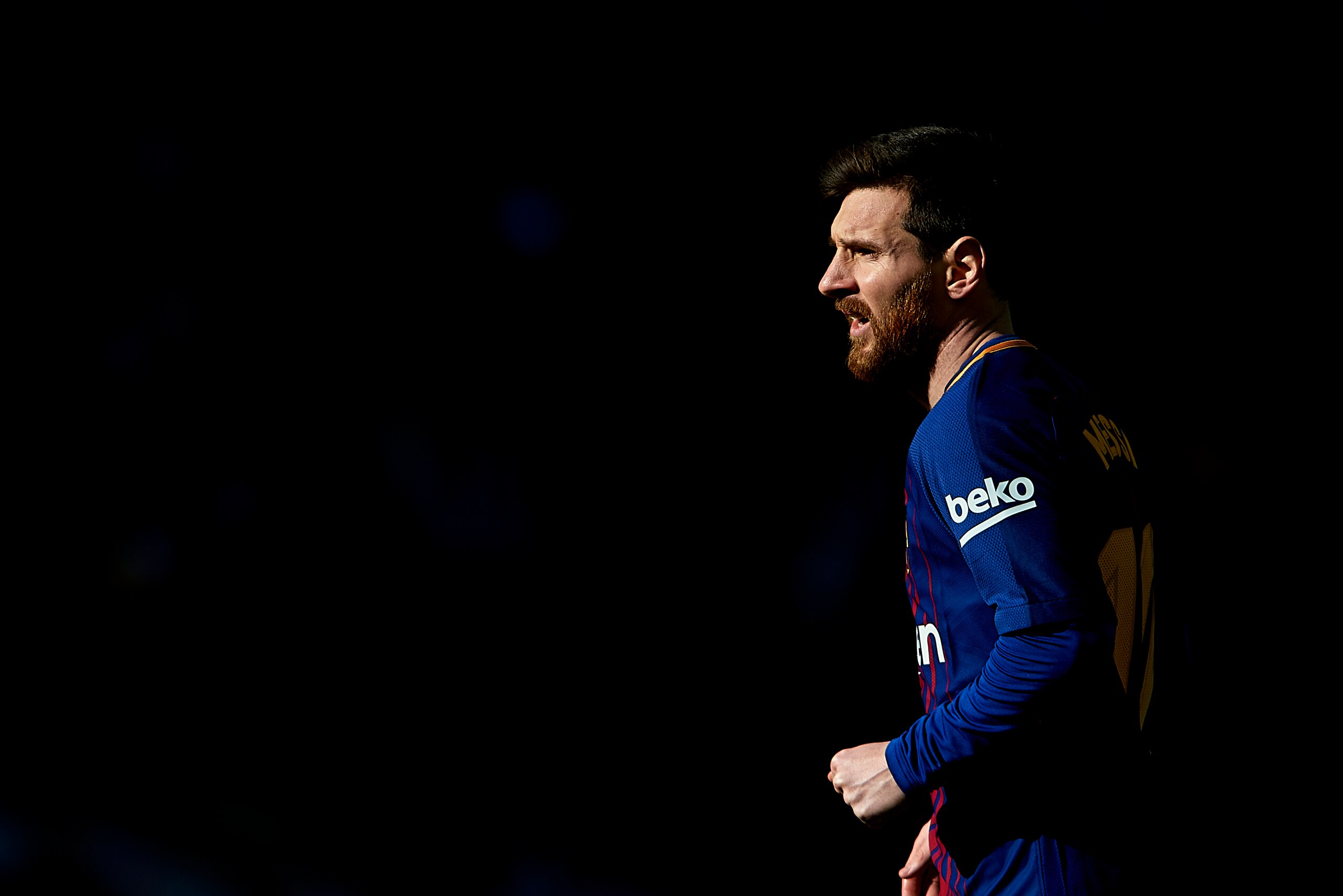 BARCELONA, SPAIN - DECEMBER 02:  Lionel Messi of Barcelona looks on during the La Liga match between Barcelona and Celta de Vigo at Camp Nou on December 2, 2017 in Barcelona, Spain.  (Photo by Manuel Queimadelos Alonso/Getty Images)