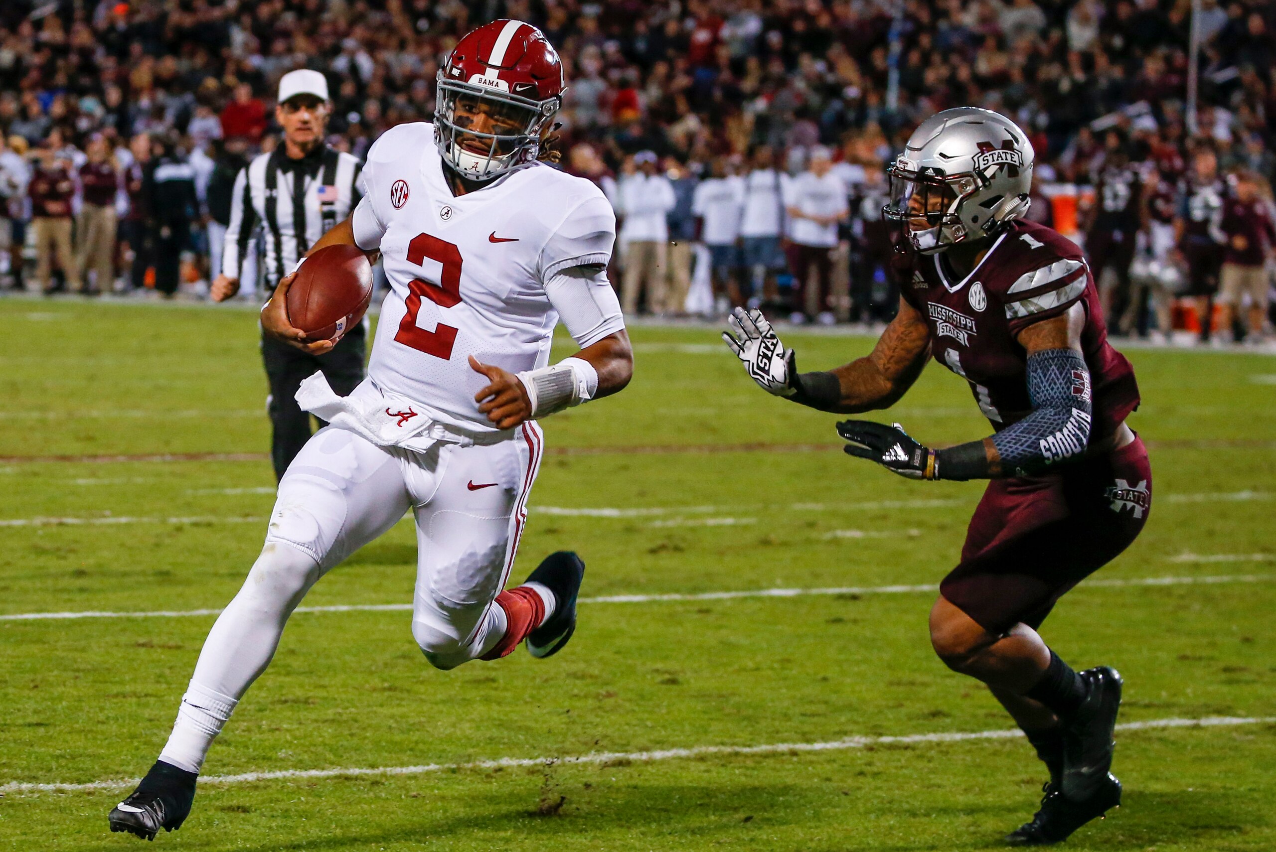 STARKVILLE, MS - NOVEMBER 11: Jalen Hurts #2 of the Alabama Crimson Tide gets around Brandon Bryant #1 of the Mississippi State Bulldogs for the touchdown during the first half of an NCAA football game at Davis Wade Stadium on November 11, 2017 in Starkv STARKVILLE, MS - NOVEMBER 11: Jalen Hurts #2 of the Alabama Crimson Tide gets around Brandon Bryant #1 of the Mississippi State Bulldogs for the touchdown during the first half of an NCAA football game at Davis Wade Stadium on November 11, 2017 in Starkv