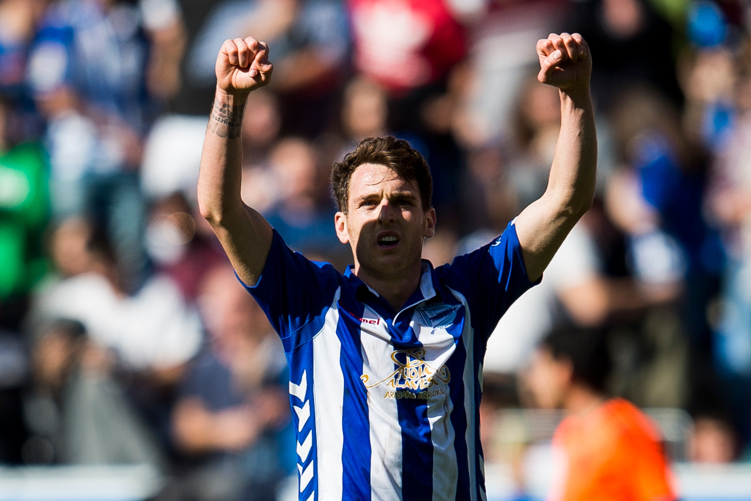 VITORIA-GASTEIZ, SPAIN - FEBRUARY 25: Ibai Gomez of Deportivo Alaves reacts during the La Liga match between Deportivo Alaves and Valencia CF at Mendizorroza stadium on February 25, 2017 in Vitoria-Gasteiz, Spain. (Photo by Juan Manuel Serrano Arce/Gett VITORIA-GASTEIZ, SPAIN - FEBRUARY 25: Ibai Gomez of Deportivo Alaves reacts during the La Liga match between Deportivo Alaves and Valencia CF at Mendizorroza stadium on February 25, 2017 in Vitoria-Gasteiz, Spain. (Photo by Juan Manuel Serrano Arce/Gett