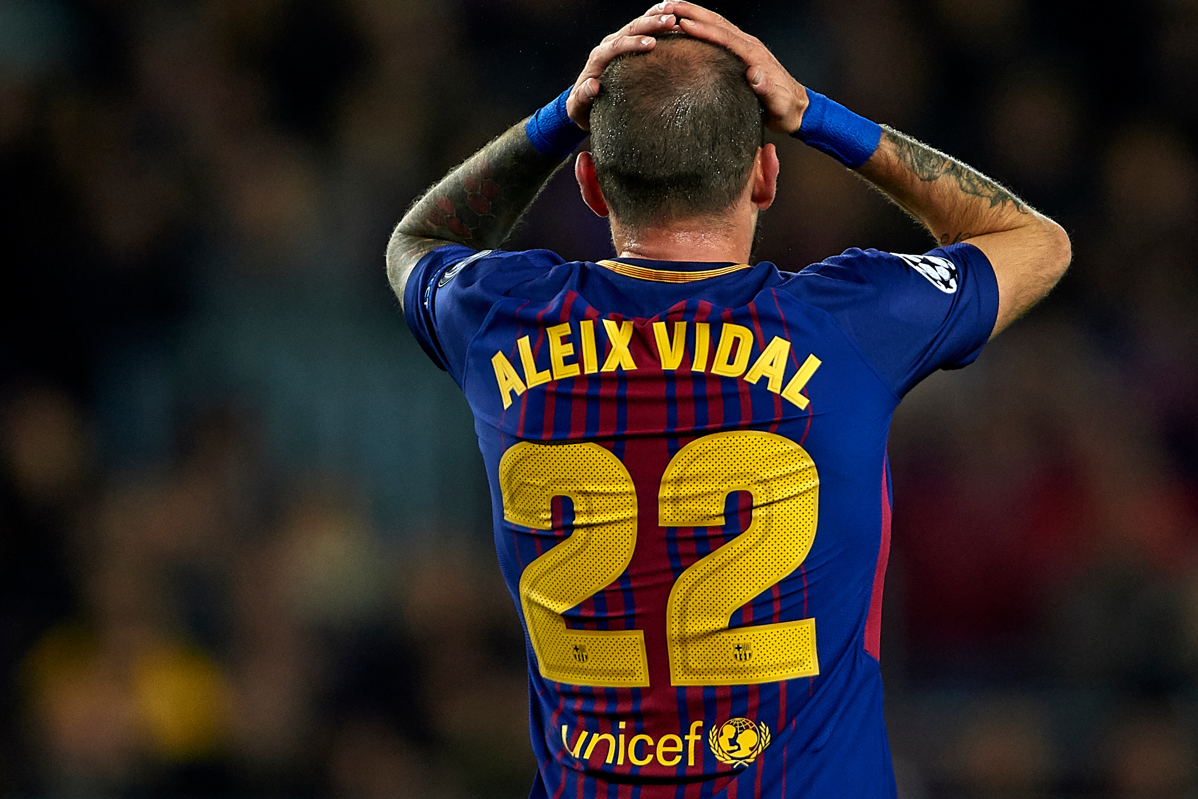 BARCELONA, SPAIN - DECEMBER 05:  Aleix Vidal of FC Barcelona reacts during the UEFA Champions League group D match between FC Barcelona and Sporting CP at Camp Nou on December 5, 2017 in Barcelona, Spain.  (Photo by Manuel Queimadelos Alonso/Getty Images)